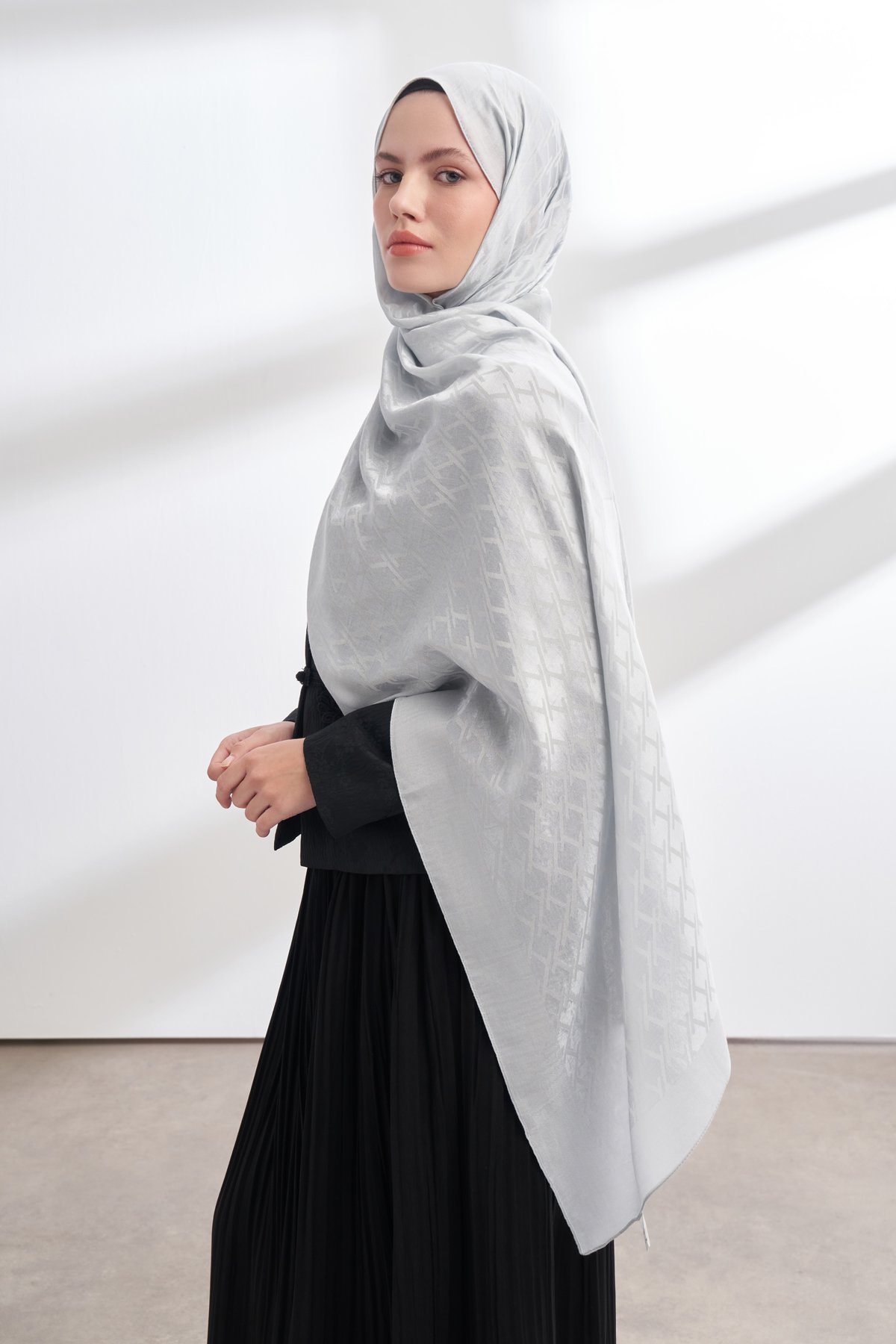 SOLEA JAKAR NORA DESEN ŞAL - GÜMÜŞ