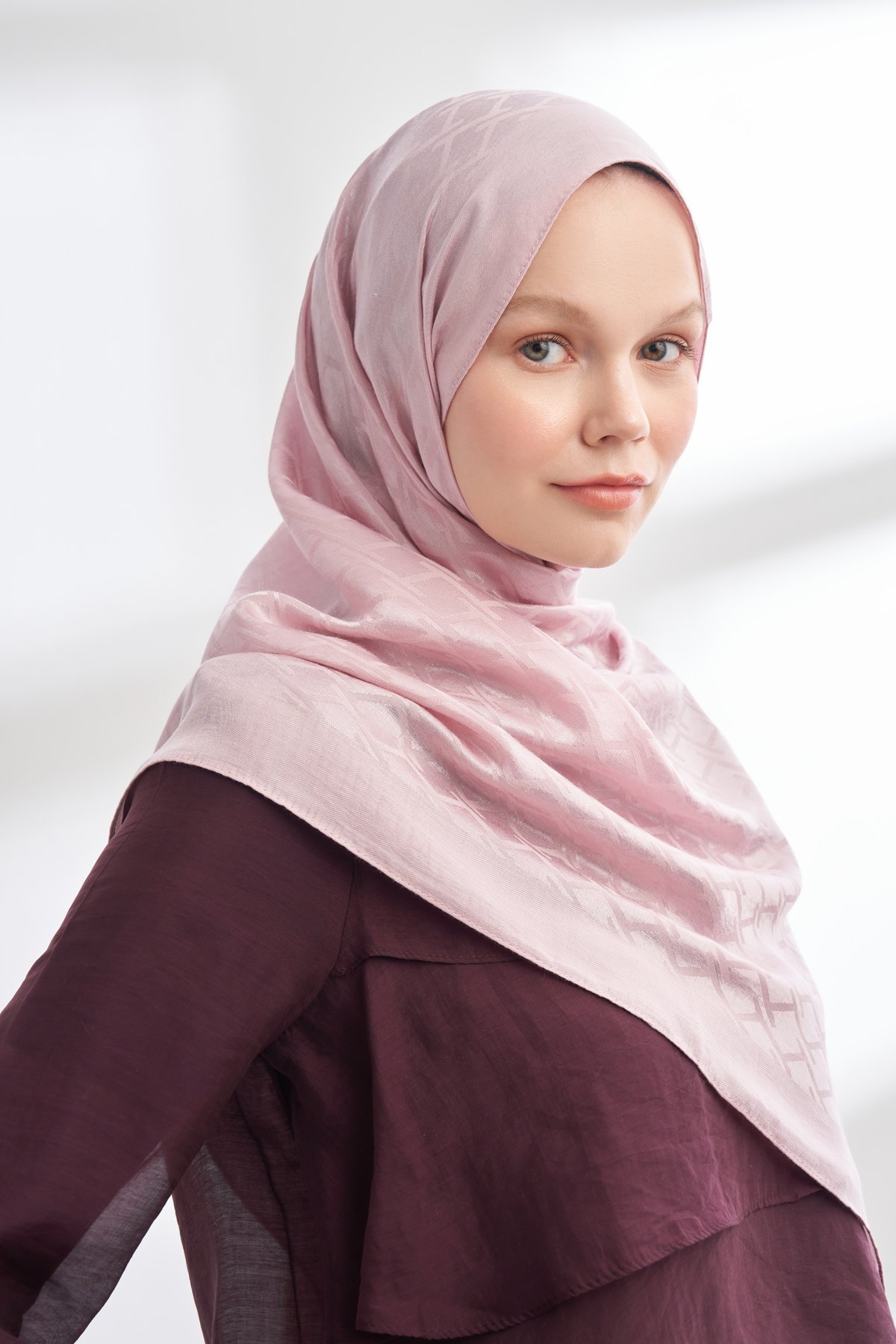 SOLEA JAKAR NORA DESEN ŞAL - PUDRA
