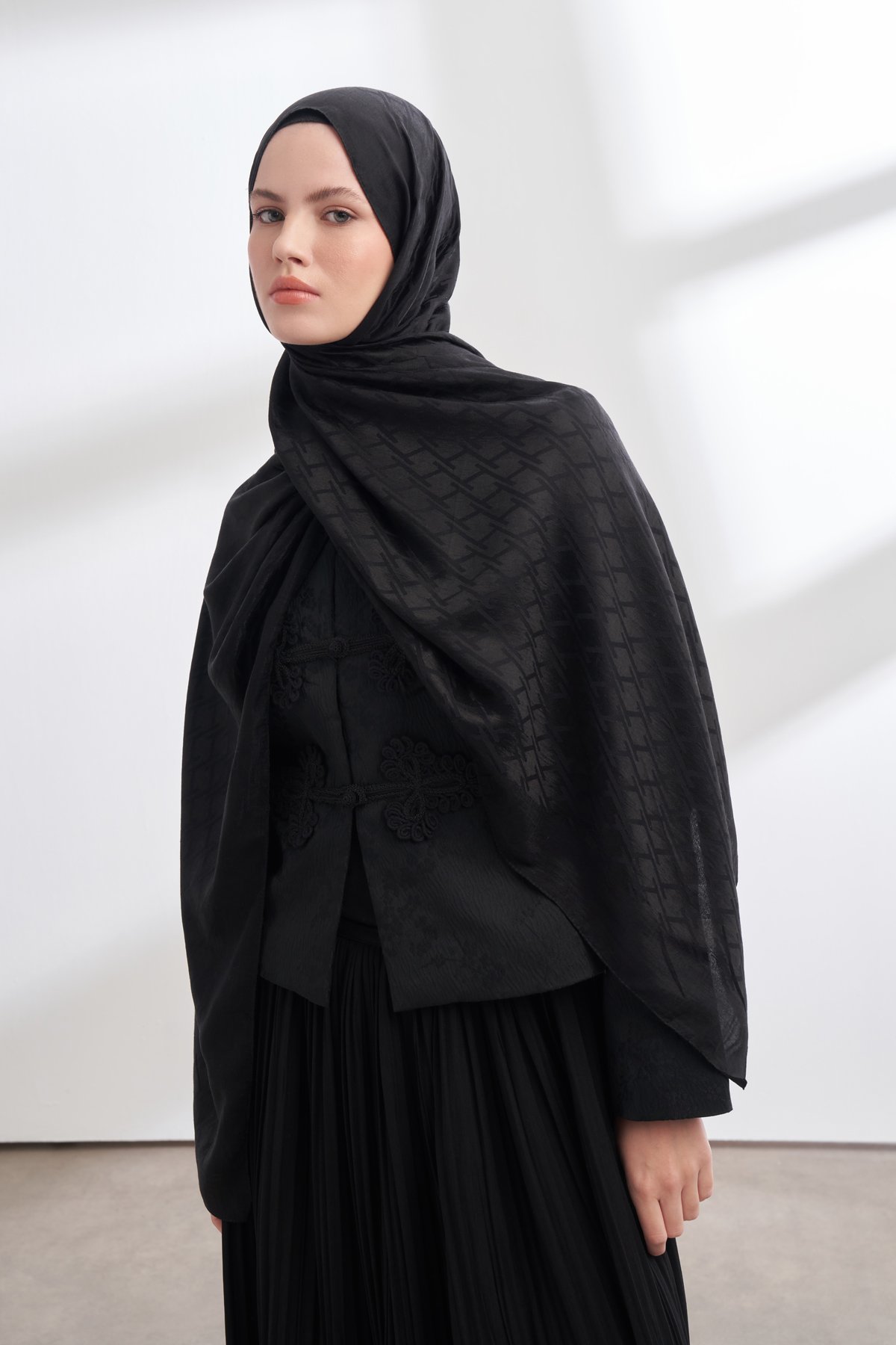 SOLEA JAKAR NORA DESEN ŞAL - SİYAH