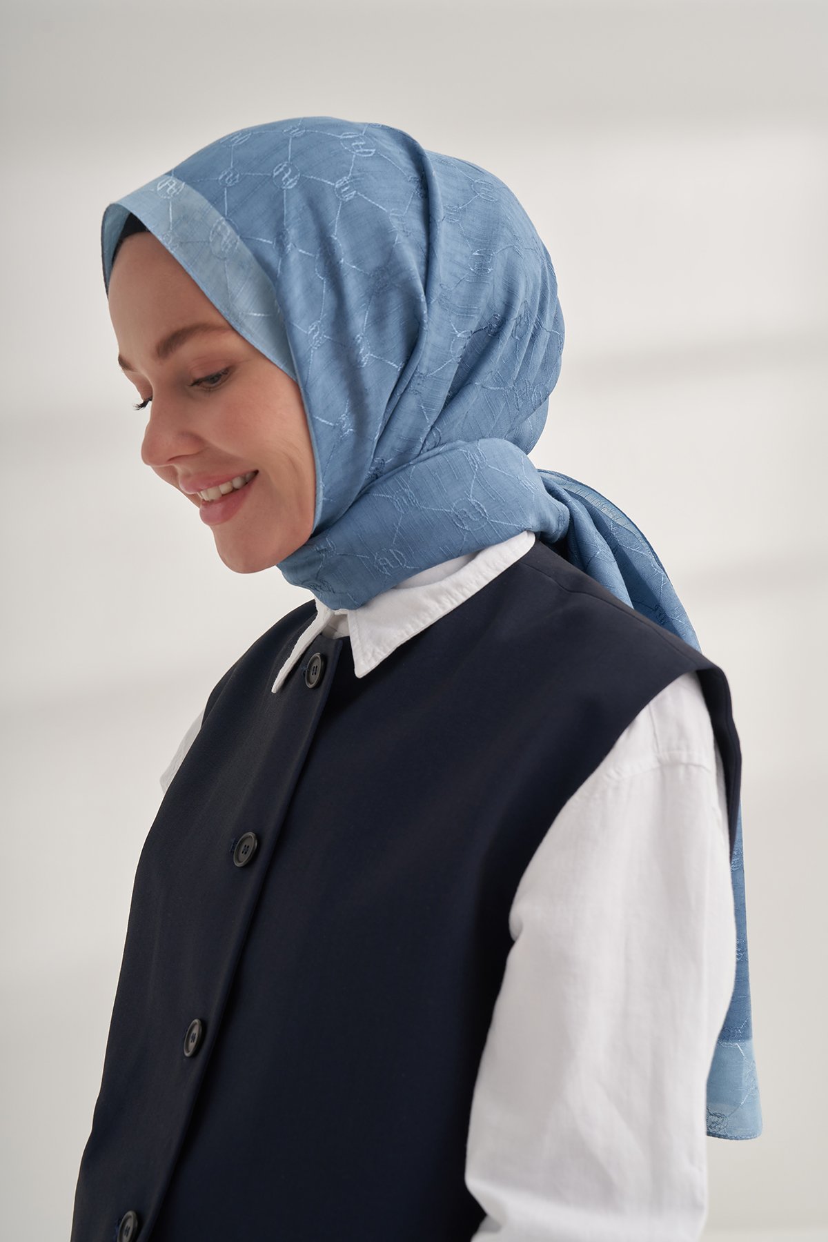 ZİNCİR MONOGRAM ŞAL - KOT MAVİSİ