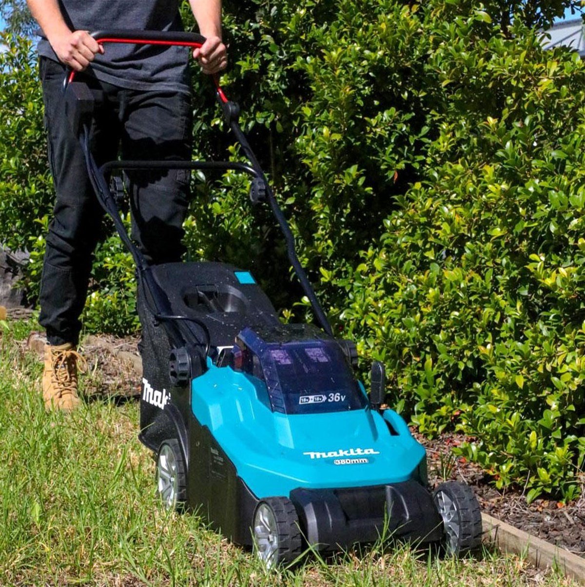 Çim BiçmeMakita Çim Biçme Akülü 38CM 18Vx2 Lityum (Aküsüz/Şarjersiz)