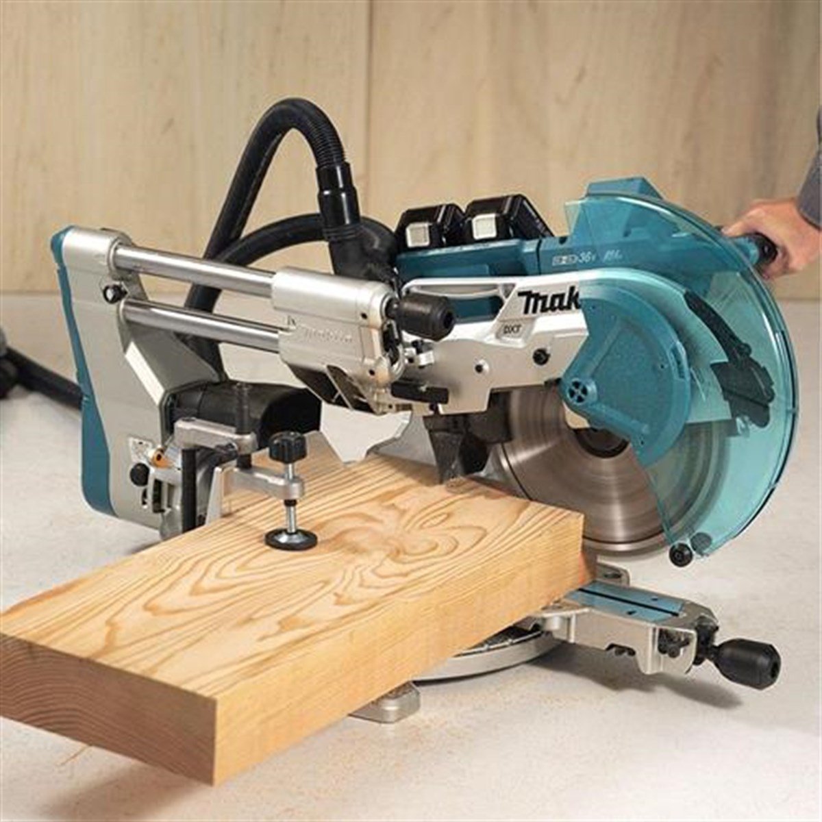 Gönye KesmeMakita Ahşap/Metal Doğrama Akülü 305MM 18Vx2 Lityum