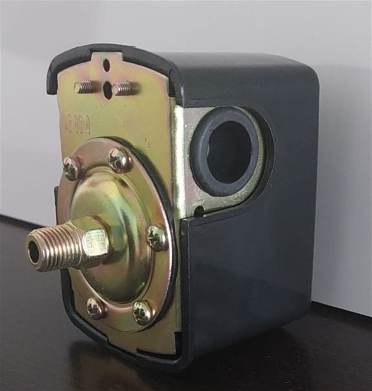 Hidrofor ve AksamlarıMax Hidrofor Basınç İsvici Erkek