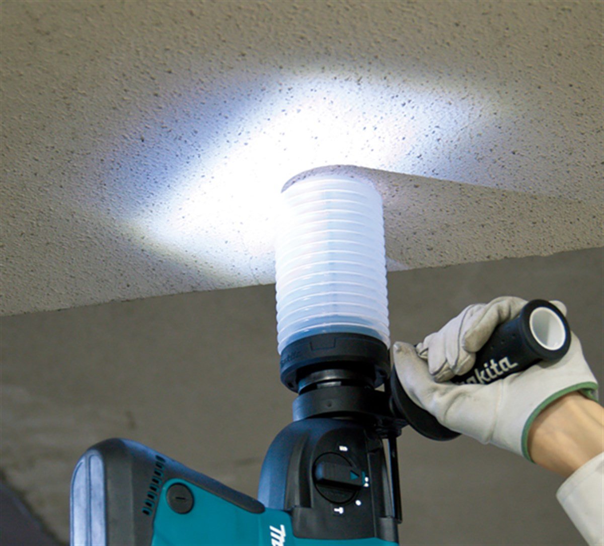 Kırıcı/DeliciMakita Kırıcı / Delici  Akülü  26MM 18VX2 Lityum (Sadece Alet)