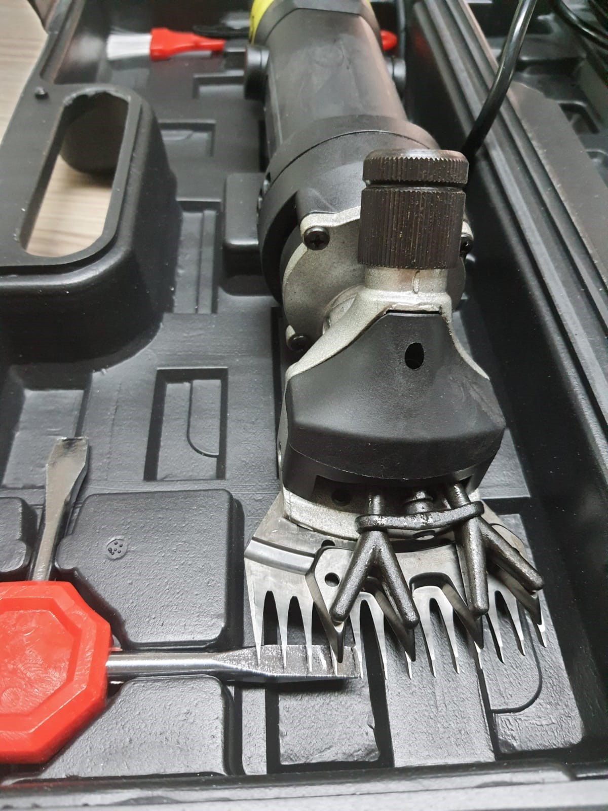 Traşlama MakineleriMax-HEB Elektrikli Koyun Traşlama Makinesi 320Watt