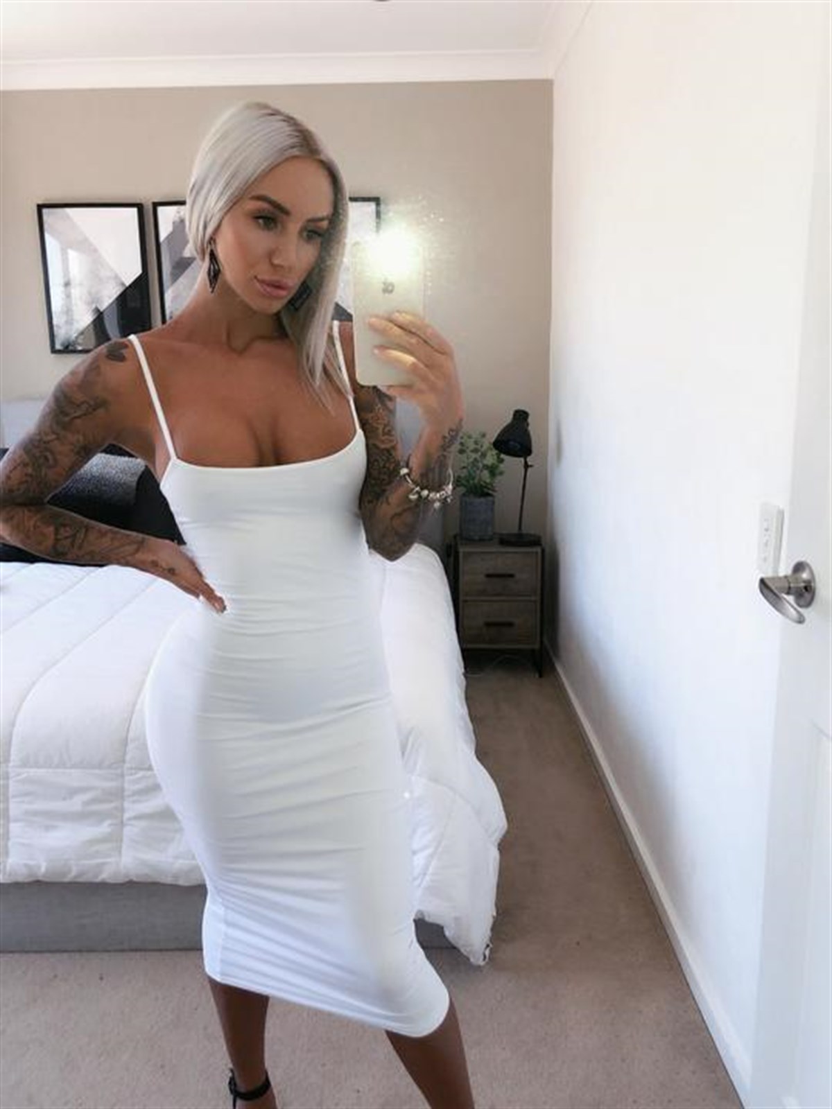 ESNEK DALGIÇ KUMAŞ ASKILI GÖĞÜS DEKOLTELİ MİDİ BOY BEYAZ GECE ELBİSESİ KOKTEYL ELBİSESİ WHITE MIDI DRESS CLUBWEAR DNM-503-1