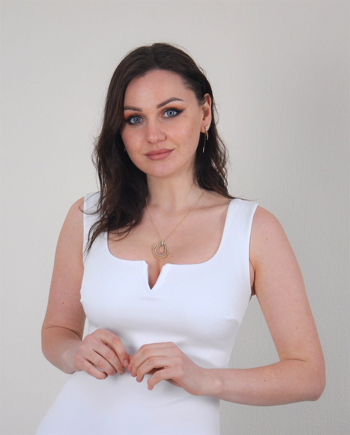 ESNEK DALGIÇ KUMAŞ KARE YAKA BEYAZ MİNİ ELBİSE BEYAZ GECE ELBİSESİ WHITE MINI DRESS emr-061-beyaz
