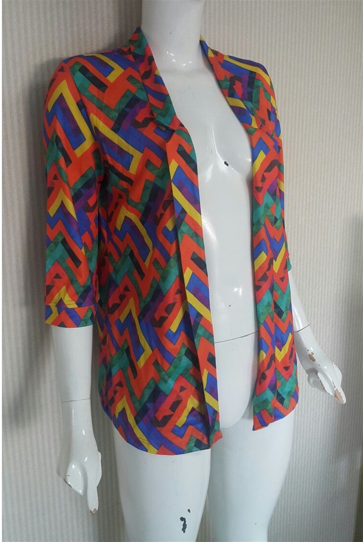 ESNEK DALGIÇ KUMAŞ ÜZERİ DİJİTAL BASKILI BLAZER TARZ CEKET ESP-008
