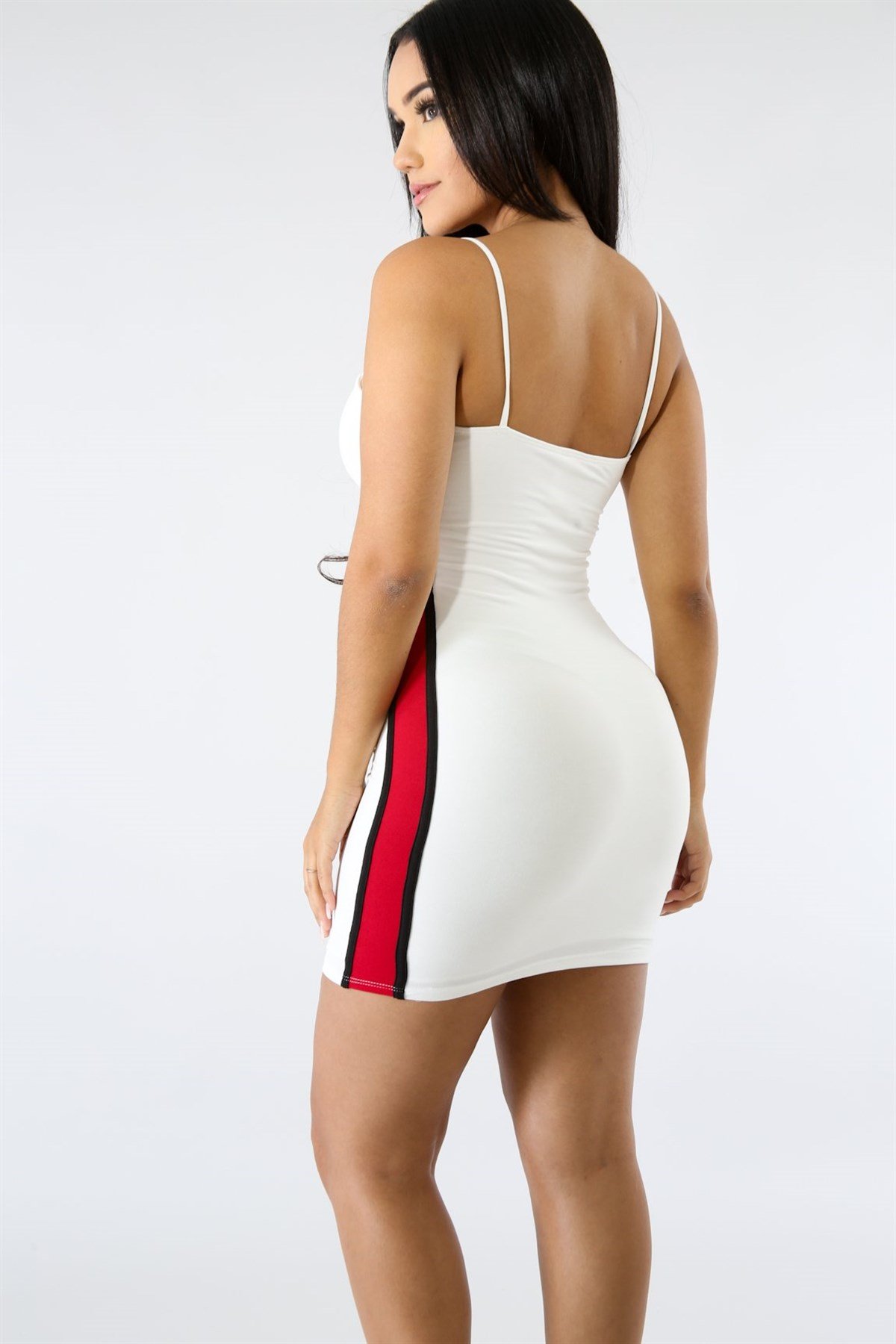 ESNEK DALGIÇ KUMAŞ YANLARI ŞERİTLİ ASKILI BEYAZ SPOR MİNİ ELBİSE WHITE MINI DRESS DNM-474-1