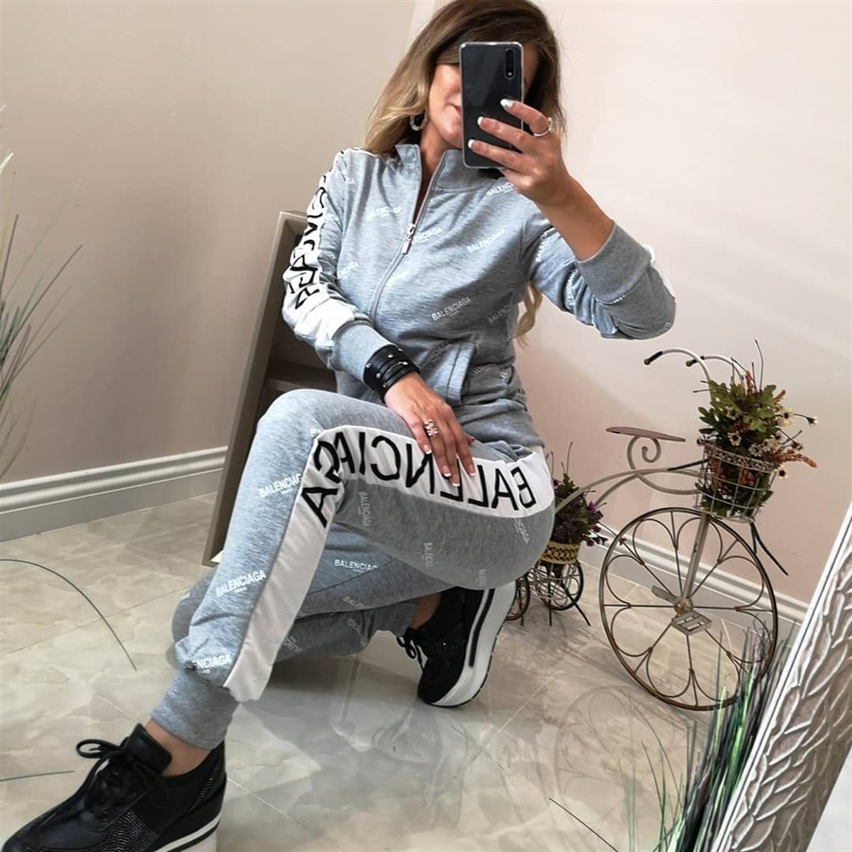 ESNEK İKİİPLİK KUMAŞ BALENCIAGA DETAYLI GRİ EŞOFMAN TAKIM BAYAN EŞOFMAN TAKIM PUMA EŞOFMAN TAKIM CHP-194-1