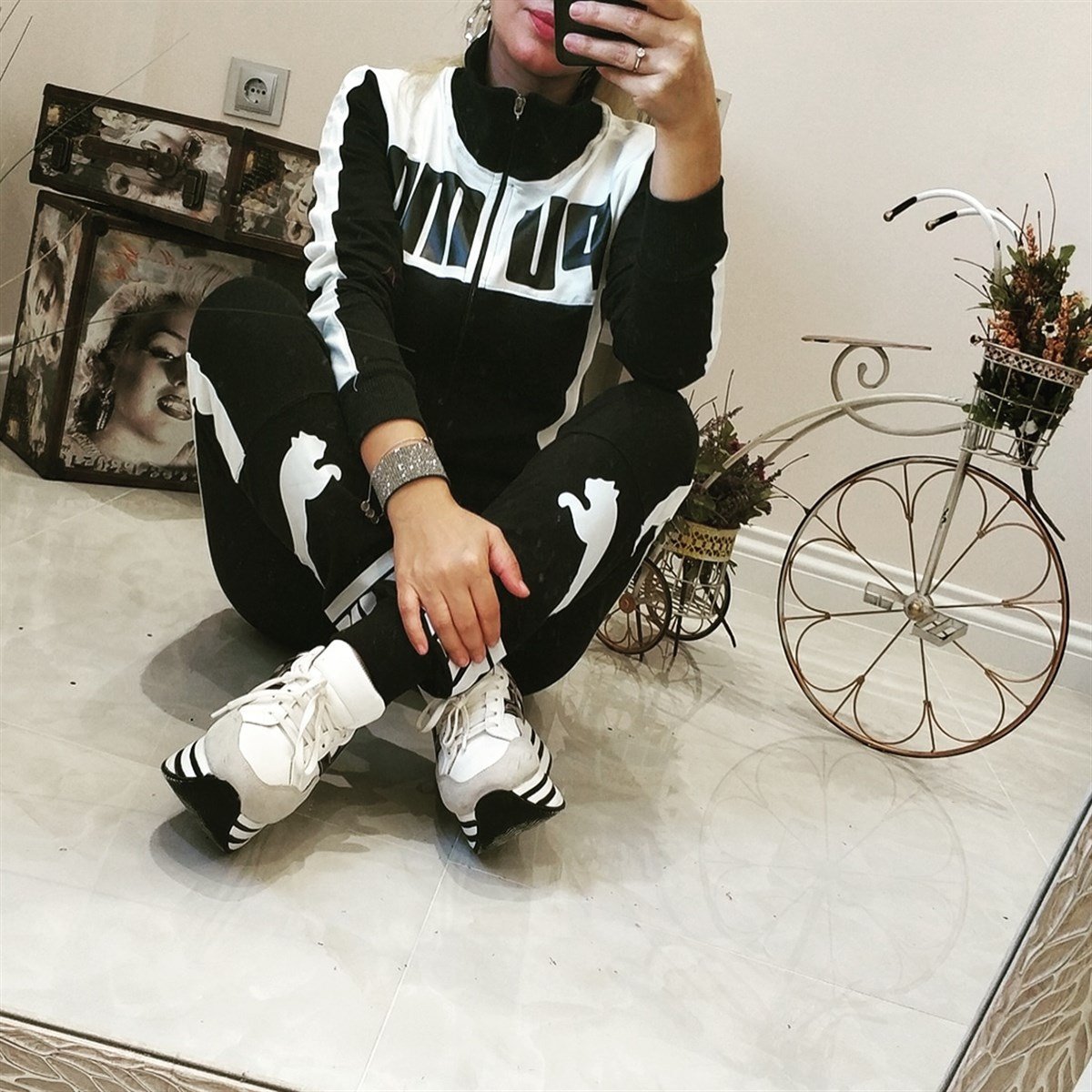 ESNEK İKİİPLİK KUMAŞ PUMA DETAYLI SİYAH EŞOFMAN TAKIM MAVİ BAYAN EŞOFMAN TAKIM PUMA EŞOFMAN TAKIM CHP-193-1