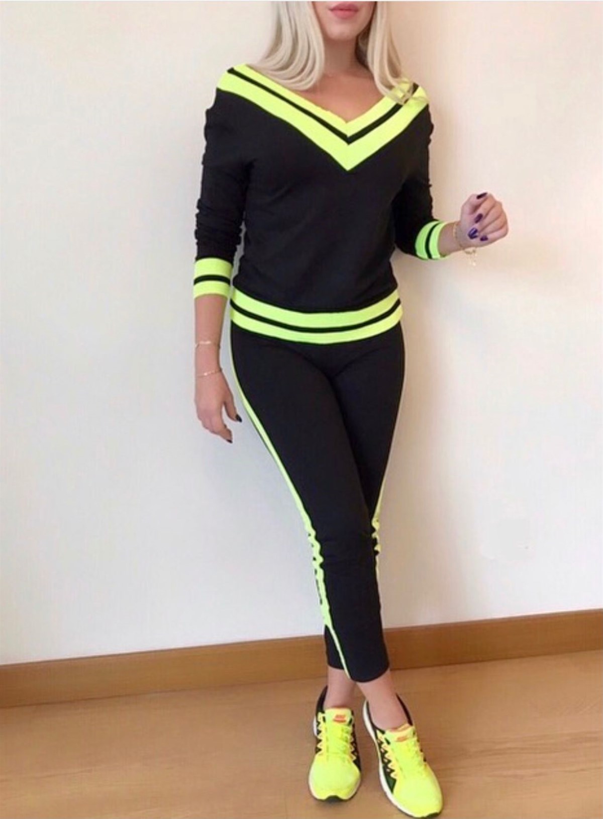 ESNEK İKİİPLİK KUMAŞ YAKASI RİBANA DETAYLI SİYAH EŞOFMAN TAKIM WOMAN SPORTSWEAR GD-036-YEŞİL