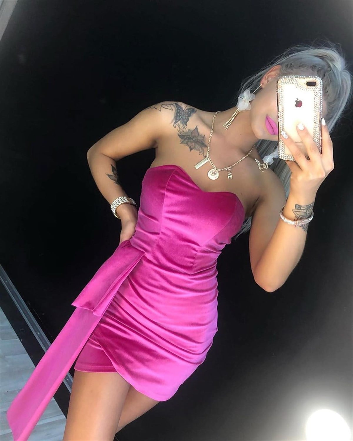 ESNEK KADİFE KUMAŞ GÖĞÜS DEKOLTELİ PEMBE MİNİ ELBİSE STRAPLEZ PEMBE GECE ELBİSESİ PINK VELVET MINI DRESS LP-272-1