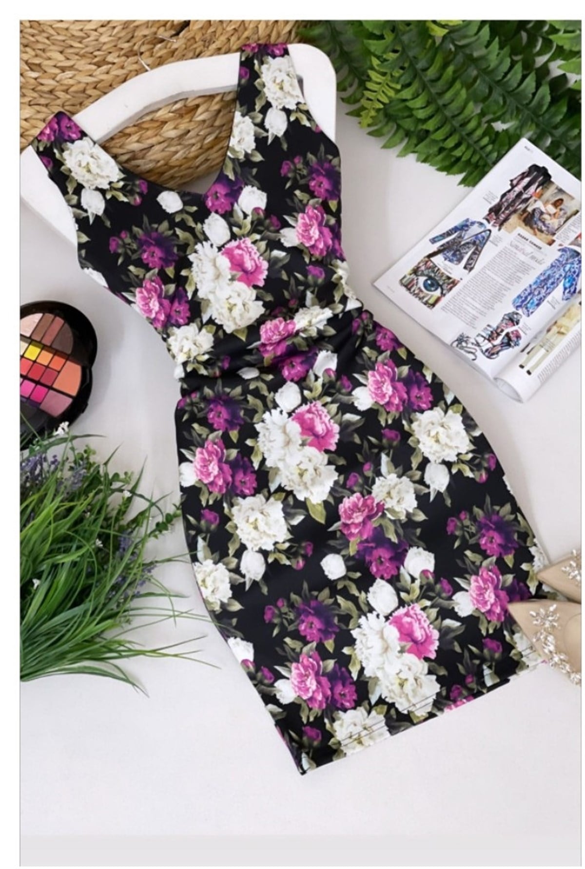 ESNEK KUMAŞ ÇİÇEK DESENLİ V YAKA MİNİ ELBİSE FLOWER PRINT MINI DRESS EMR-089