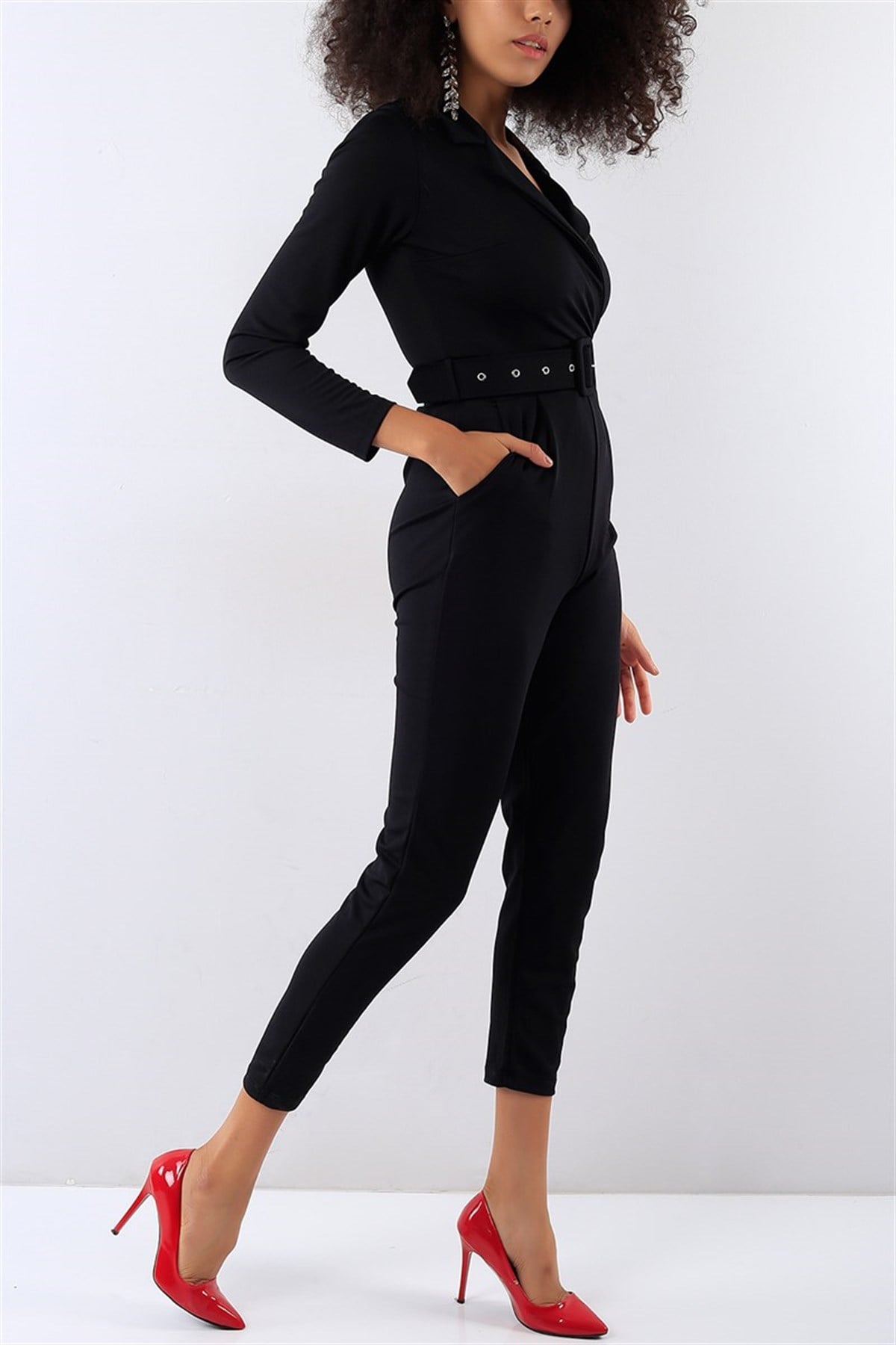ESNEK KUMAŞ GÖĞÜS DEKOLTELİ KEMERLİ TEK PARÇA TULUM ESNEK SİYAH TULUM JUMPSUIT ROMPER MD-19519B