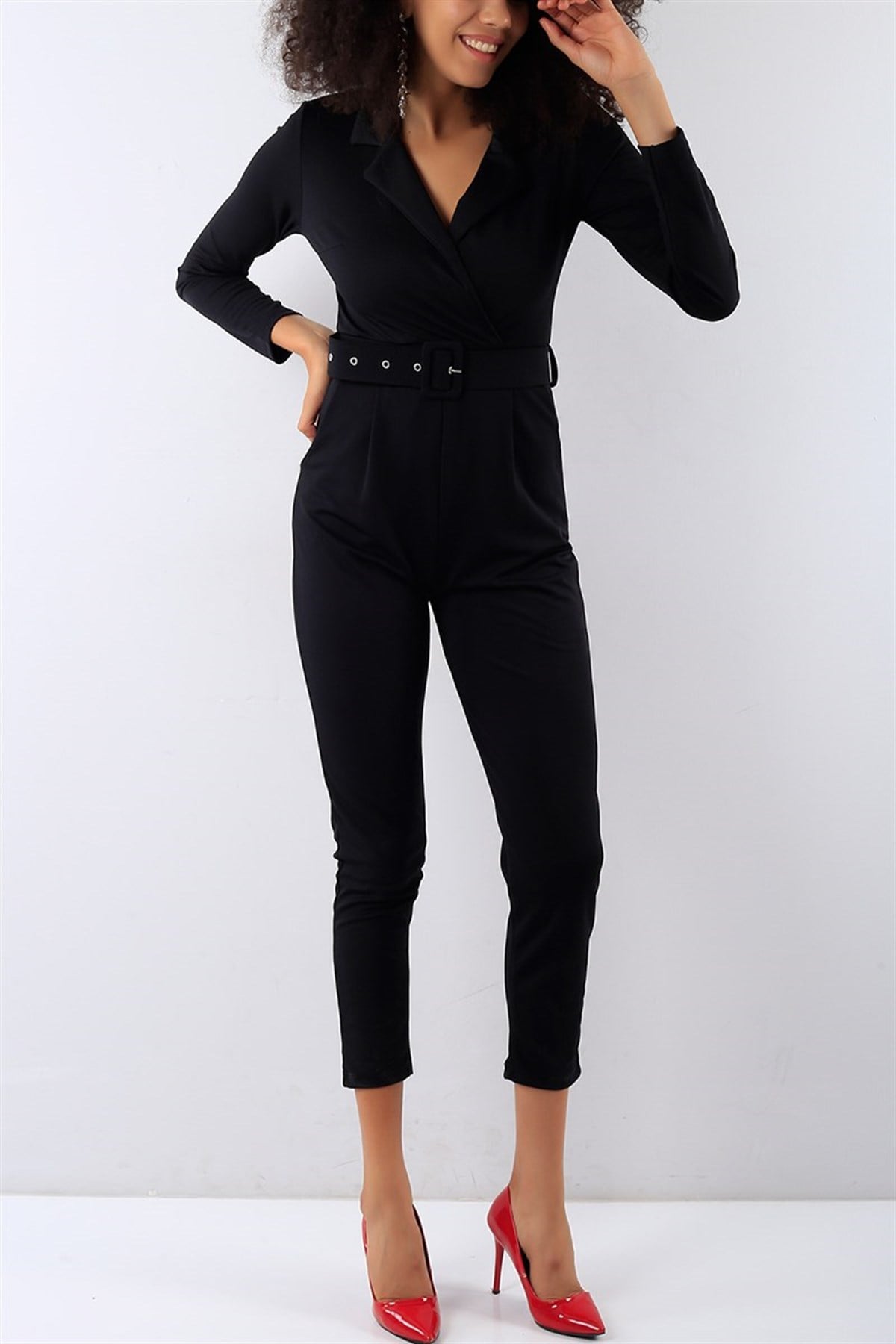 ESNEK KUMAŞ GÖĞÜS DEKOLTELİ KEMERLİ TEK PARÇA TULUM ESNEK SİYAH TULUM JUMPSUIT ROMPER MD-19519B