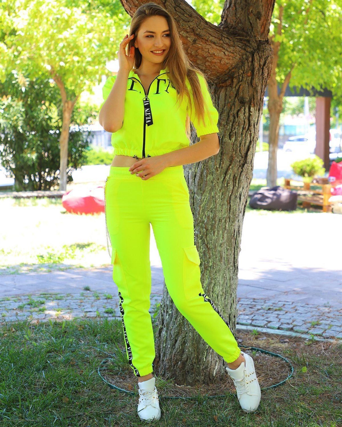 ESNEK KUMAŞ NEON SARI ZİNCİR DETAYLI BAYAN EŞOFMAN TAKIM WOMAN SPORTSWEAR SET CHP-219-2