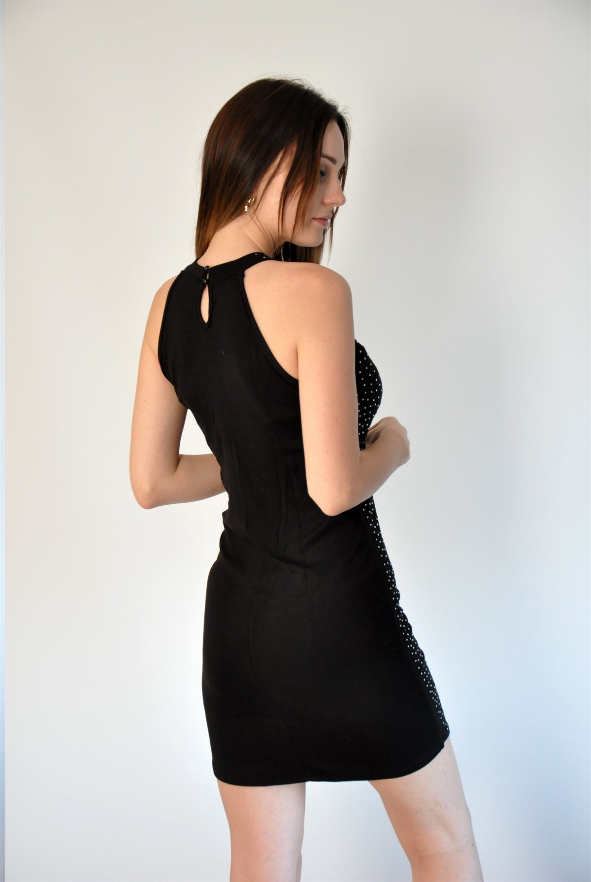 ESNEK PENYE KUMAŞ ÖN KISMI PARLAK TAŞ BASKI DETAYLI SİYAH MİNİ ELBİSE SİYAH SPOR MİNİ ELBİSE BLACK MINI DAYDRESS BLACK MINI DRESS  CHP-226