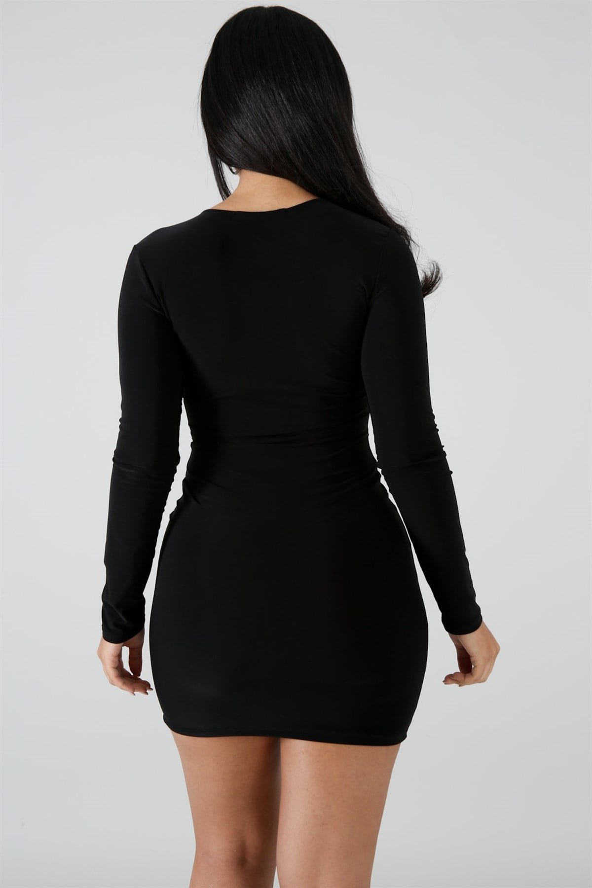 ESNEK SANDY KUMAŞ GÖĞÜS DEKOLTELİ BAĞCIK DETAYLI SİYAH MİNİ GECE ELBİSESİ SİYAH MİNİ ELBİSE BLACK MINI DRESS DNM-473-1