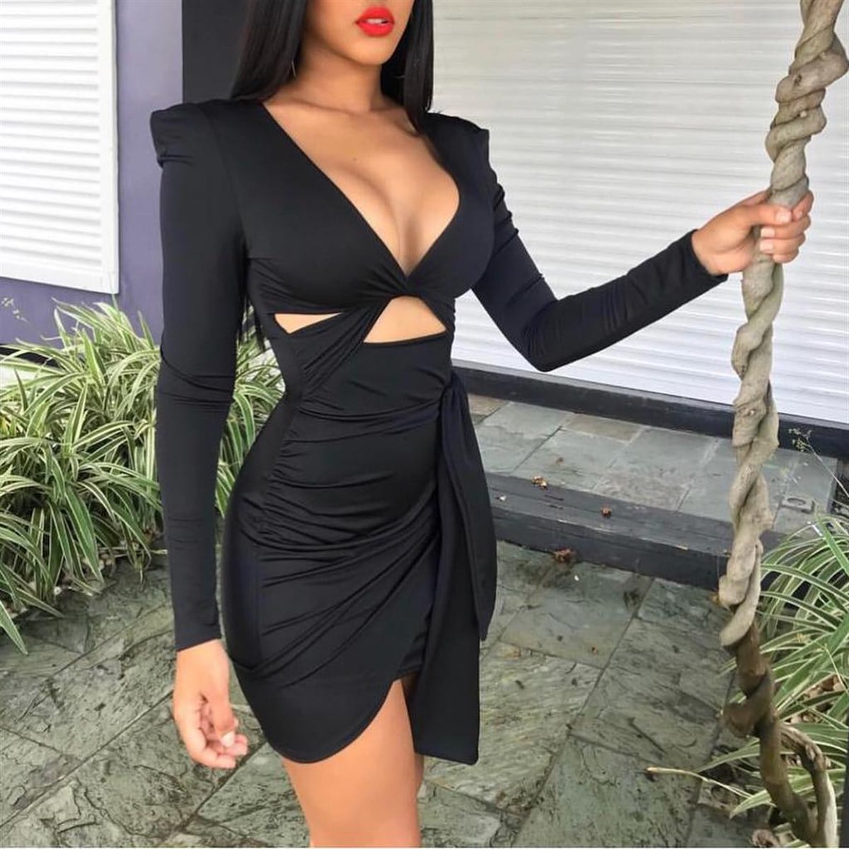 ESNEK SANDY KUMAŞ GÖĞÜS DEKOLTELİ SİYAH GECE ELBİSESİ BLACK MINI DRESS LP-221-1