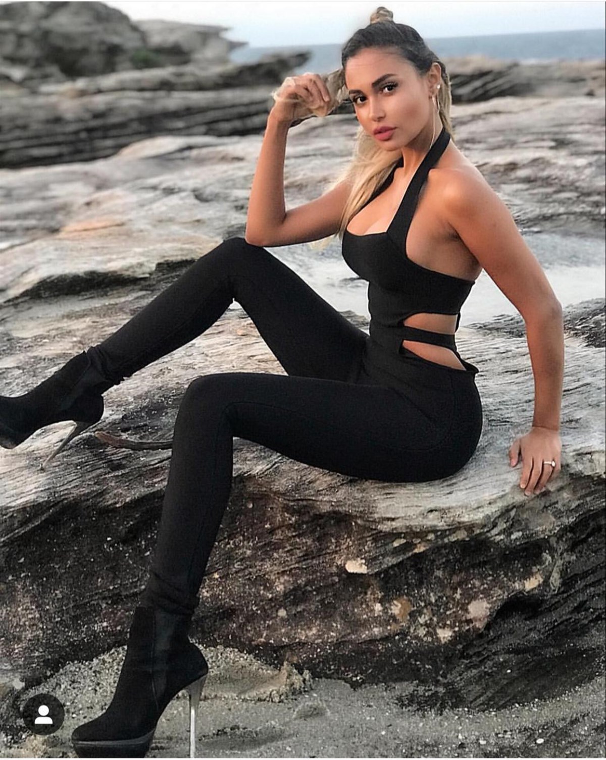 ESNEK SCUBA KUMAŞYANLARI AÇIK DEKOLTELİ TEK PARÇA SİYAH TULUM BLACK JUMPSUIT BODYSUIT LP-234