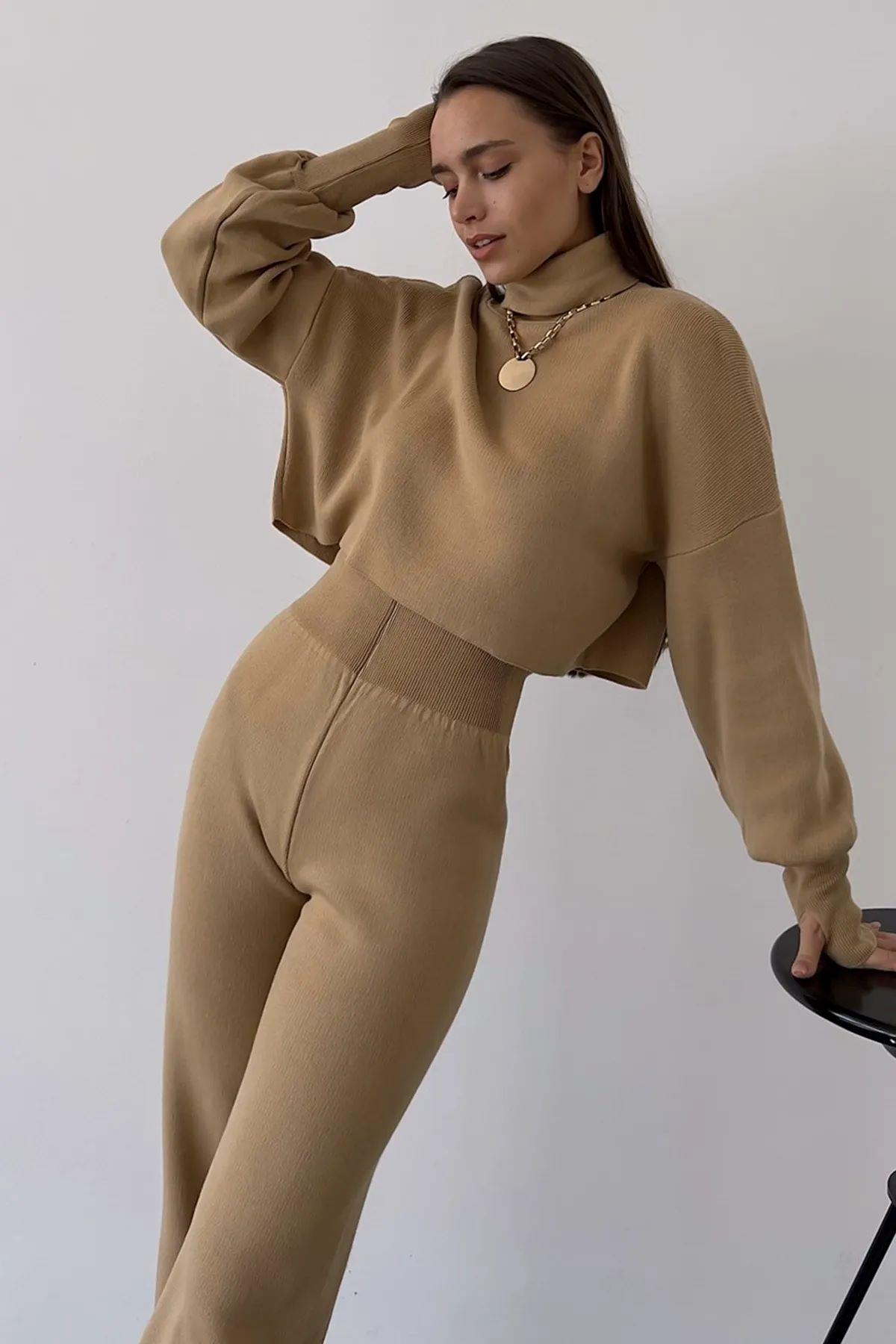 ESNEK TRİKO KUMAŞ EL GEÇMELİ MAVİ UZUN KOLLU ÜST VE YÜKSEK BEL PANTOLON İKİLİ TAKIM SD-015-CAMEL