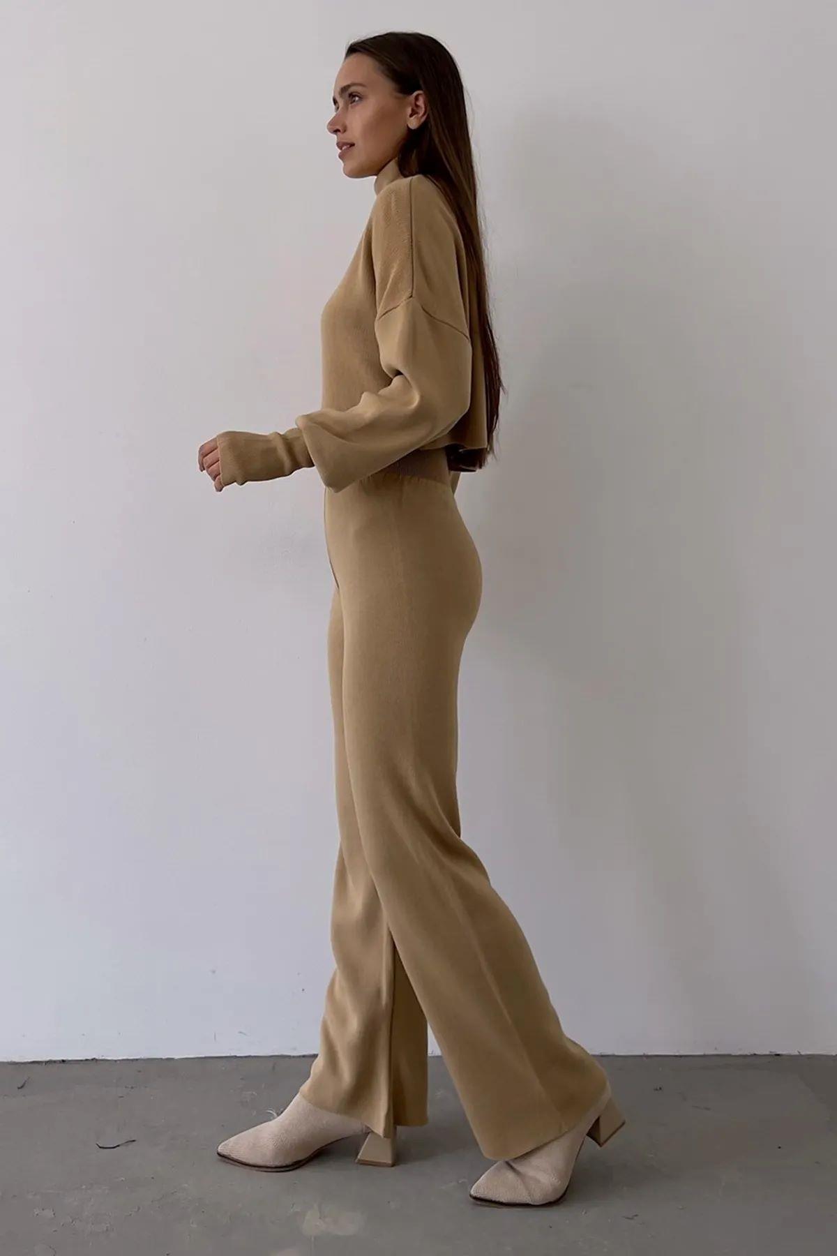 ESNEK TRİKO KUMAŞ EL GEÇMELİ MAVİ UZUN KOLLU ÜST VE YÜKSEK BEL PANTOLON İKİLİ TAKIM SD-015-CAMEL