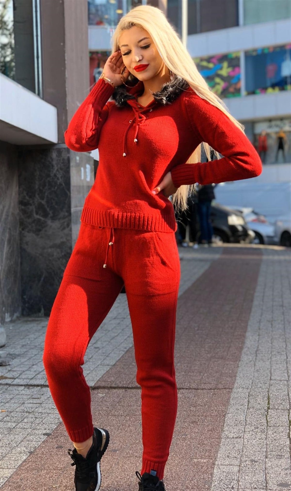 ESNEK TRİKO KUMAŞ YAKASI KÜRK DETAYLI BAYAN EŞOFMAN TAKIM İKİ PARÇA TRİKO SPOR TAKIM WOMAN SPORTSWEAR LP-284-3