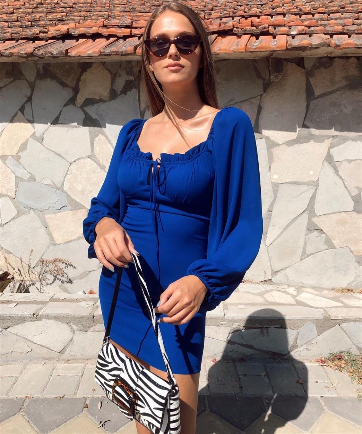 GÖĞÜS DEKOLTELİ UZUN KOLLU MAVİ MİNİ ELBİSE BLUE MINI DRESS SD-002-MAVİ