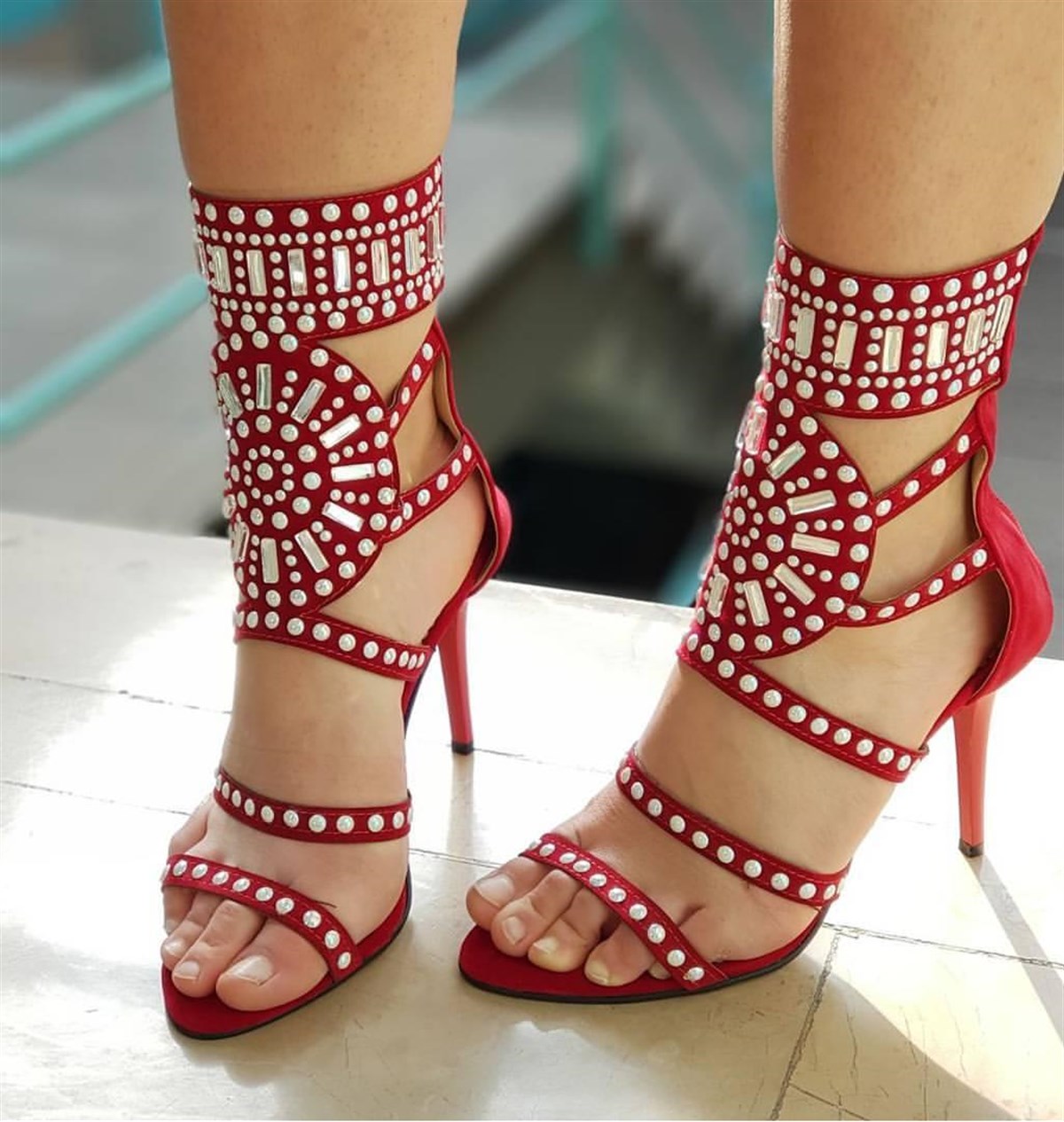 İNCE TOPUKLU PARLAK TAŞ DETAYLI KIRMIZI SÜET BAYAN AYAKKABI YAZLIK İNCE TOPUKLU KIRMIZI BAYAN AYAKKABI HIGH HEELS RED WOMAN SHOES BYNSPT-011-2