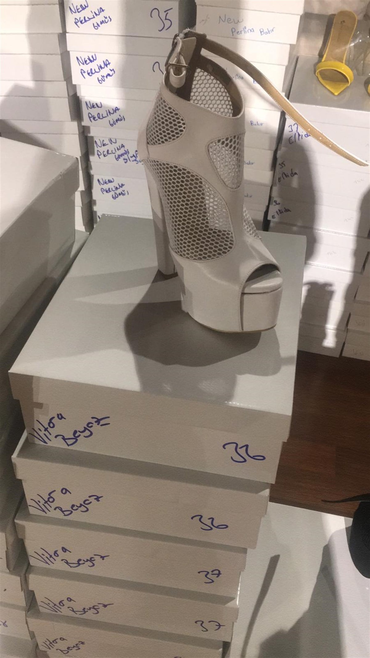 KALIN TOPUKLU UCU AÇIK FİLE DETAYLI YAZLIK PLATFORM TABANLI BEYAZ BAYAN AYAKKABI YAZLIK TOPUKLU BAYAN AYAKKABI HIGH HEELS WHITE WOMAN SHOES YT-015-2