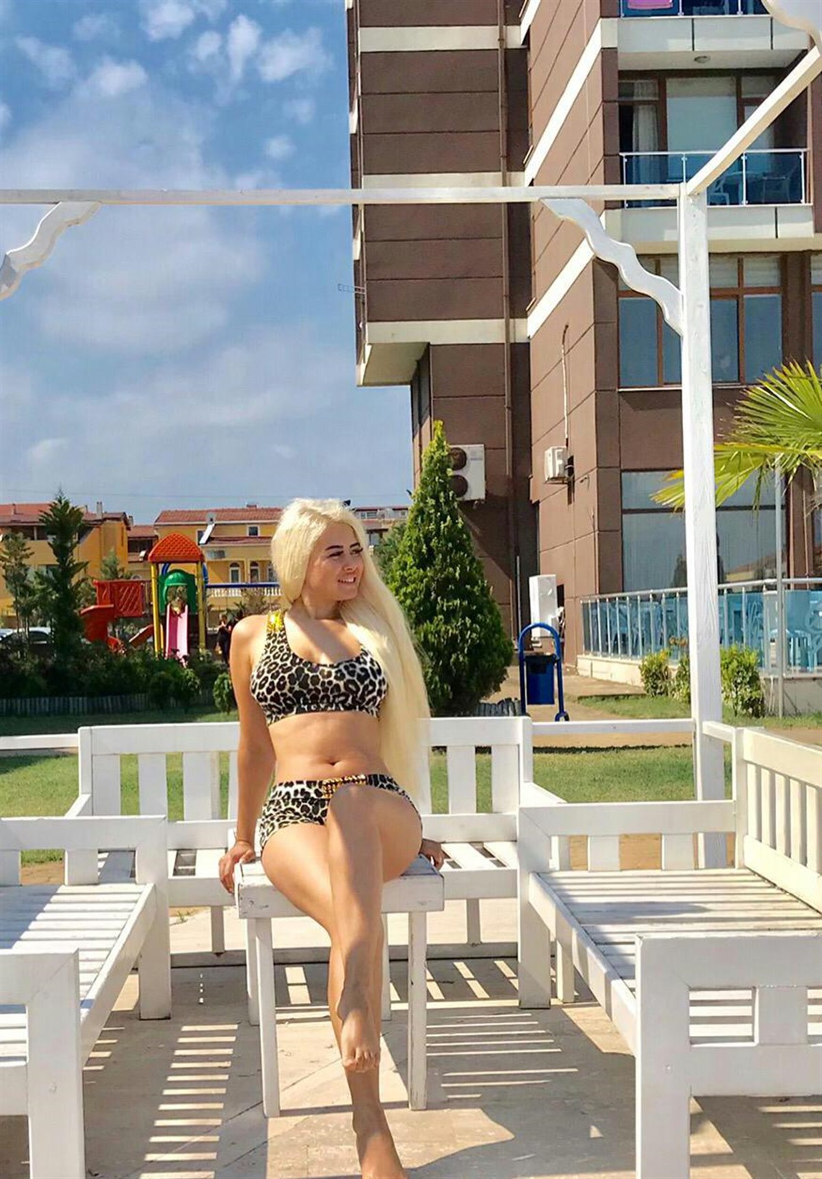 LEOPAR DESENLİ ESNEK KUMAŞ MİNİ ŞORT VE BÜSTİYER TAKIM LEOPARD SHORT AND TOP SET KY-066