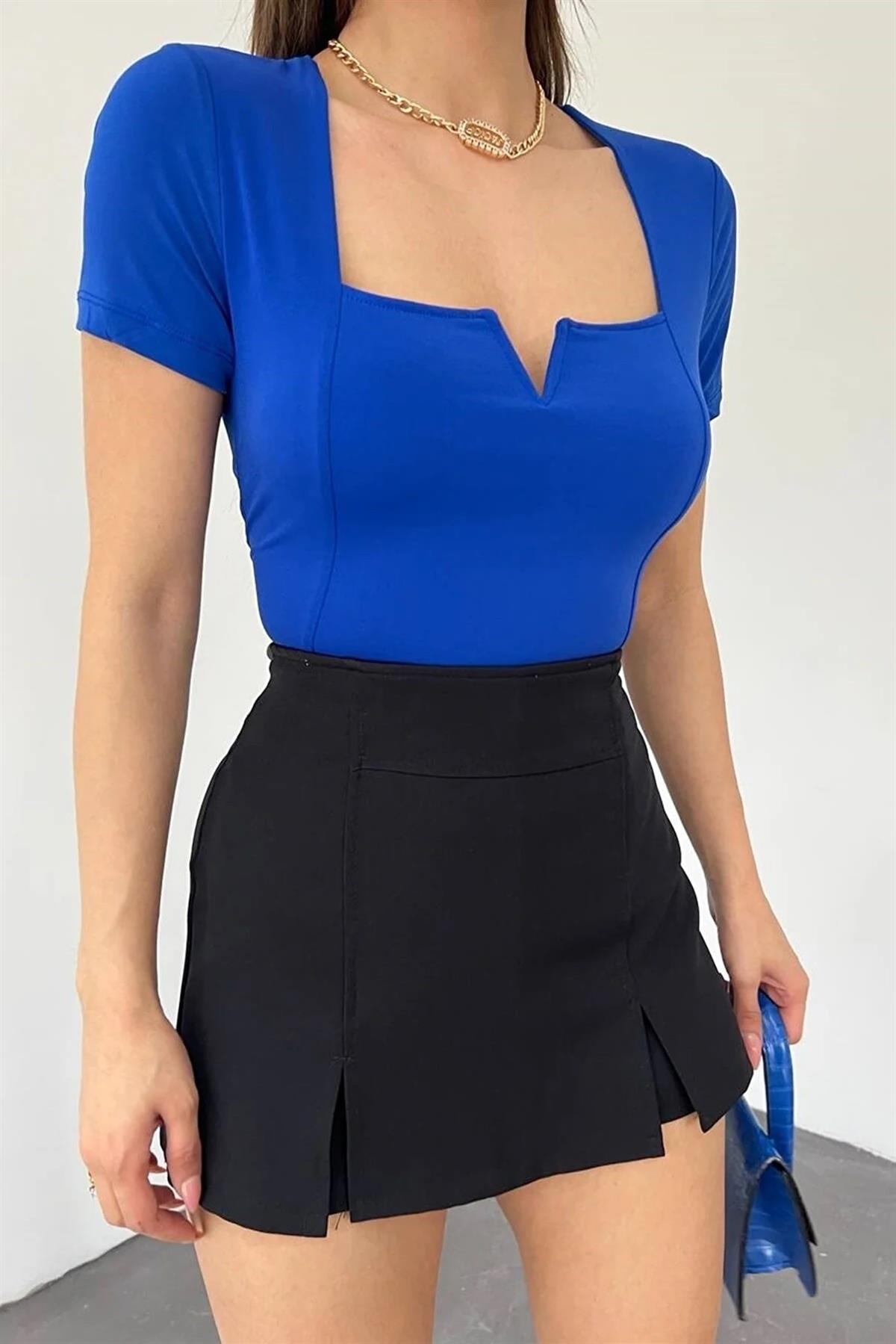 Mavi Esnek Kumaş  Kare Yaka Yaka Tasarımlı Kısa Kollu  42/43 CM Bluz 10432-3