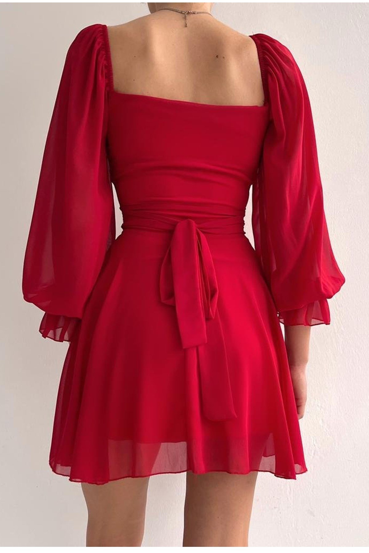 ÖNDEN BÜSTİYER VE ETEK GÖRÜNÜMLÜ ASTARLI ŞİFON KUMAŞ KIRMIZI ELBİSE RED MINI DRESS SD-013-KIRMIZI