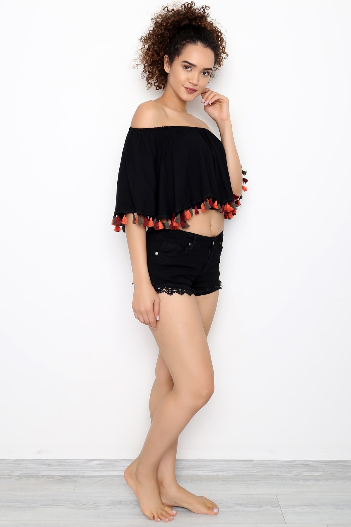 YIRTIK VE GÜPÜR DETAYLI SİYAH MİNİ BOY SİYAH KOT ŞORT BLACK JEAN SHORT HG-002-1
