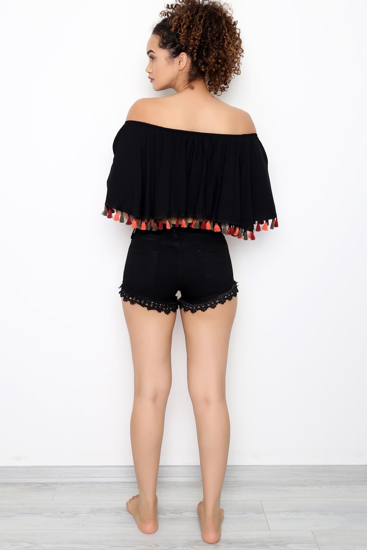 YIRTIK VE GÜPÜR DETAYLI SİYAH MİNİ BOY SİYAH KOT ŞORT BLACK JEAN SHORT HG-002-1