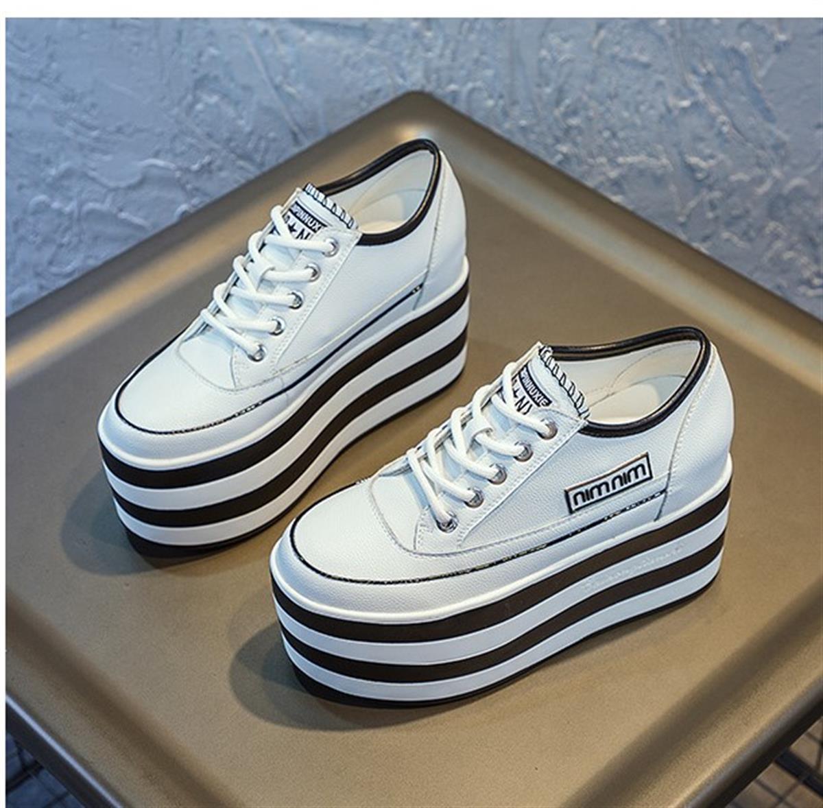 Dolgu Topuk Spor Ayakkabı