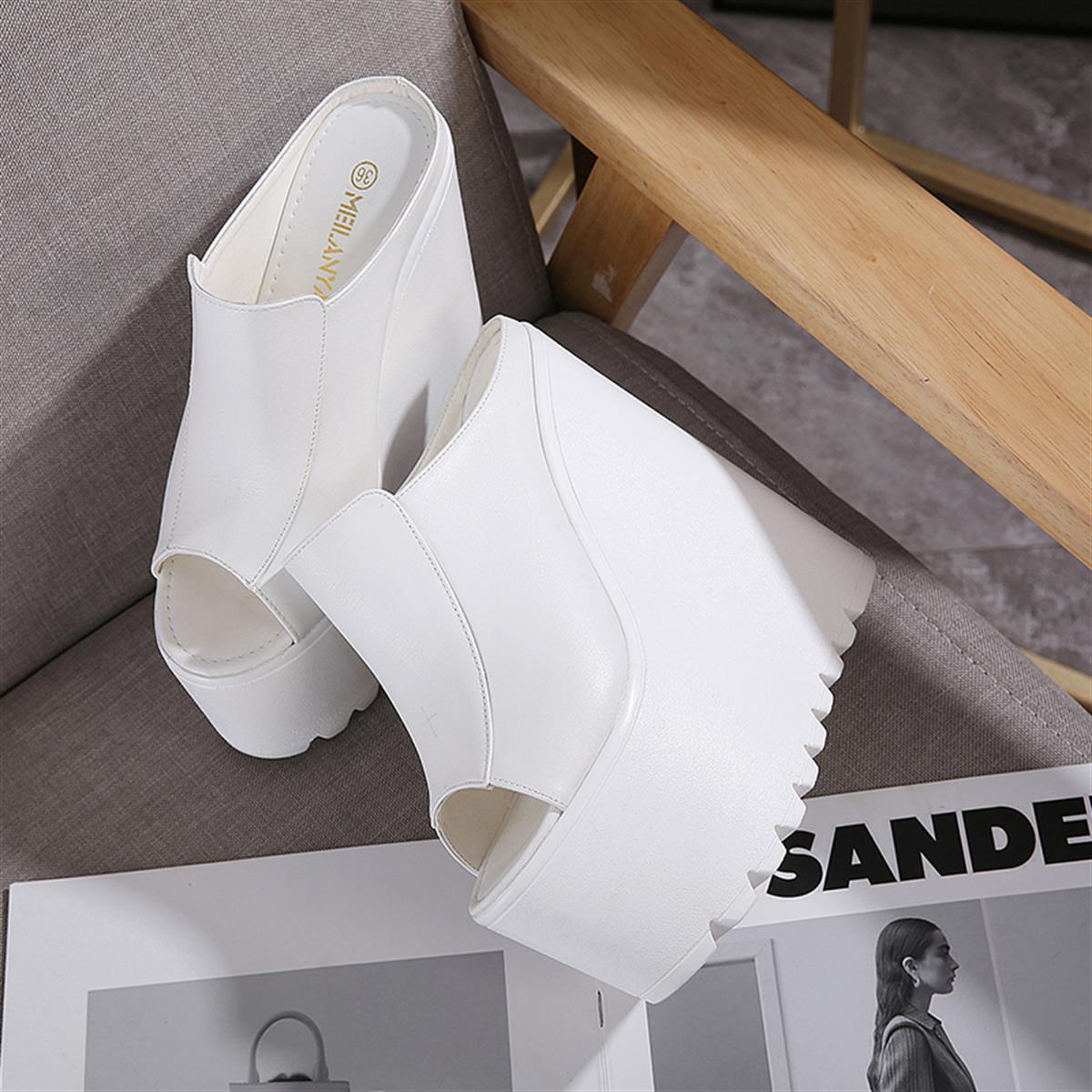 Dolgu Topuklu Terlik