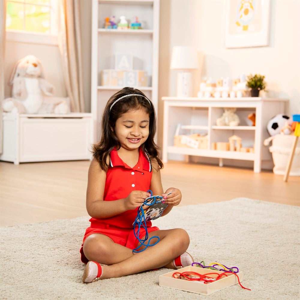 Melissa and Doug AHŞAP İP GEÇİRME ÇİFTLİK HAYVANLARI