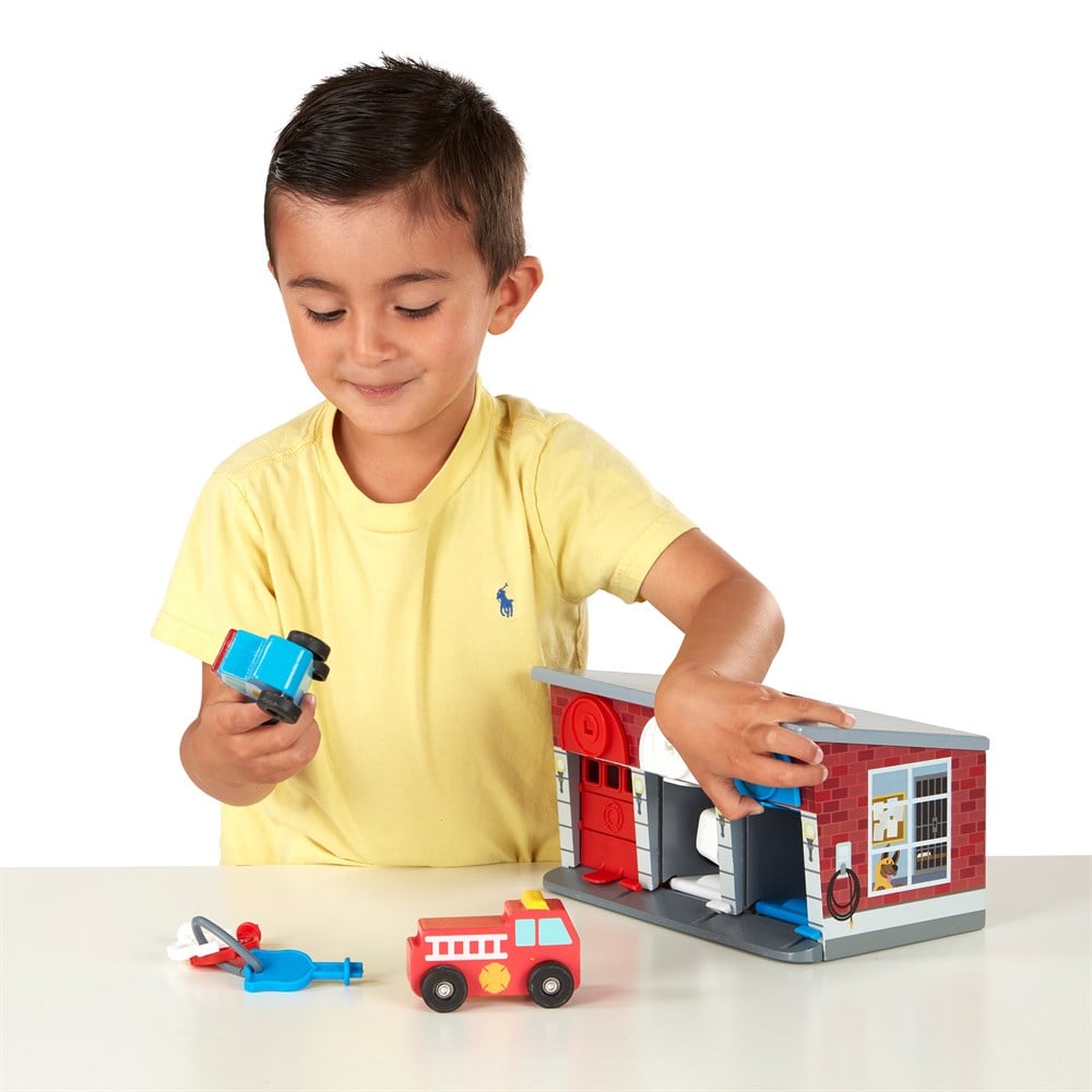 Melissa and Doug AHŞAP KİLİTLİ KURTARMA ARAÇLARI GARAJI