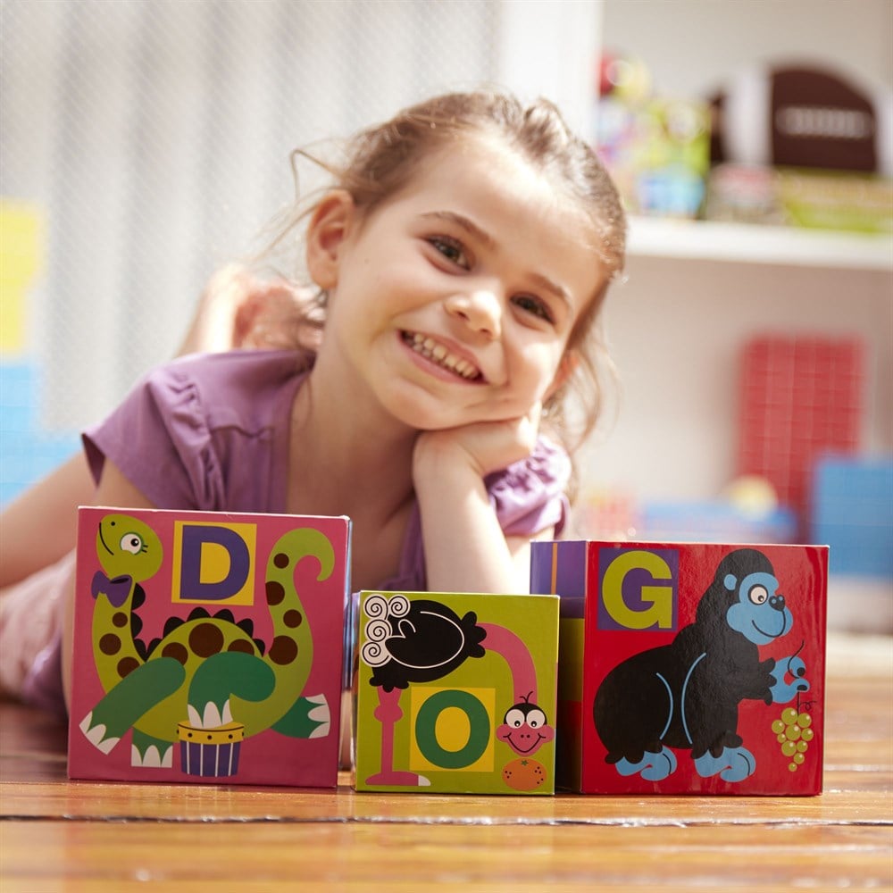 Melissa and Doug DİZ OYNA KULE - HARFLER
