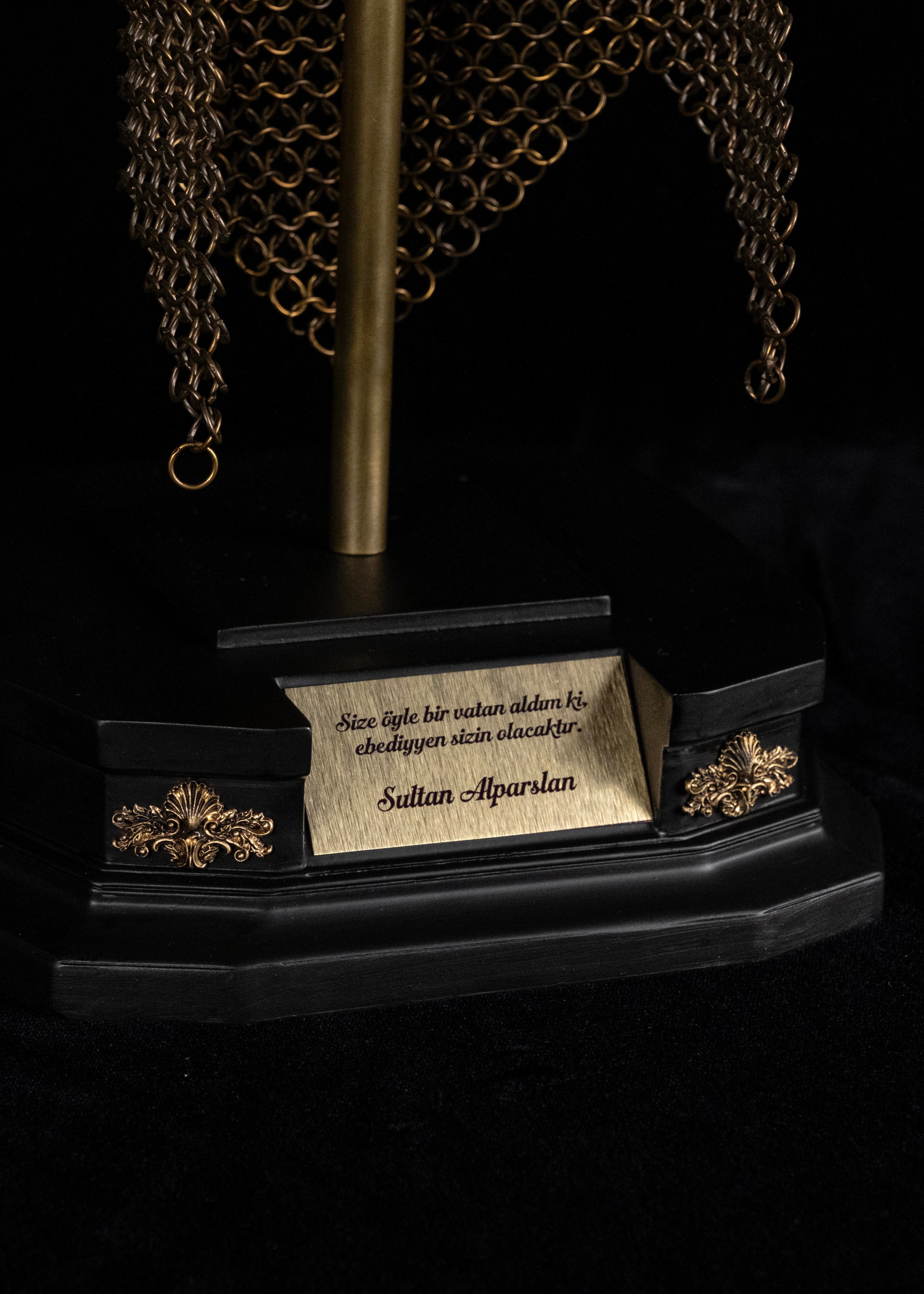 Sultan Alparslan Mİğferi  Masa Üstü Dekor Boy