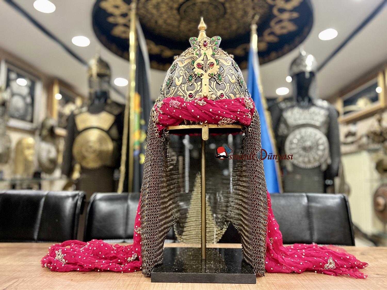 Sultan IV. Murad Han'ın Miğferi: Güç, İhtişam ve Sanatın Buluştuğu Tarihi Miras