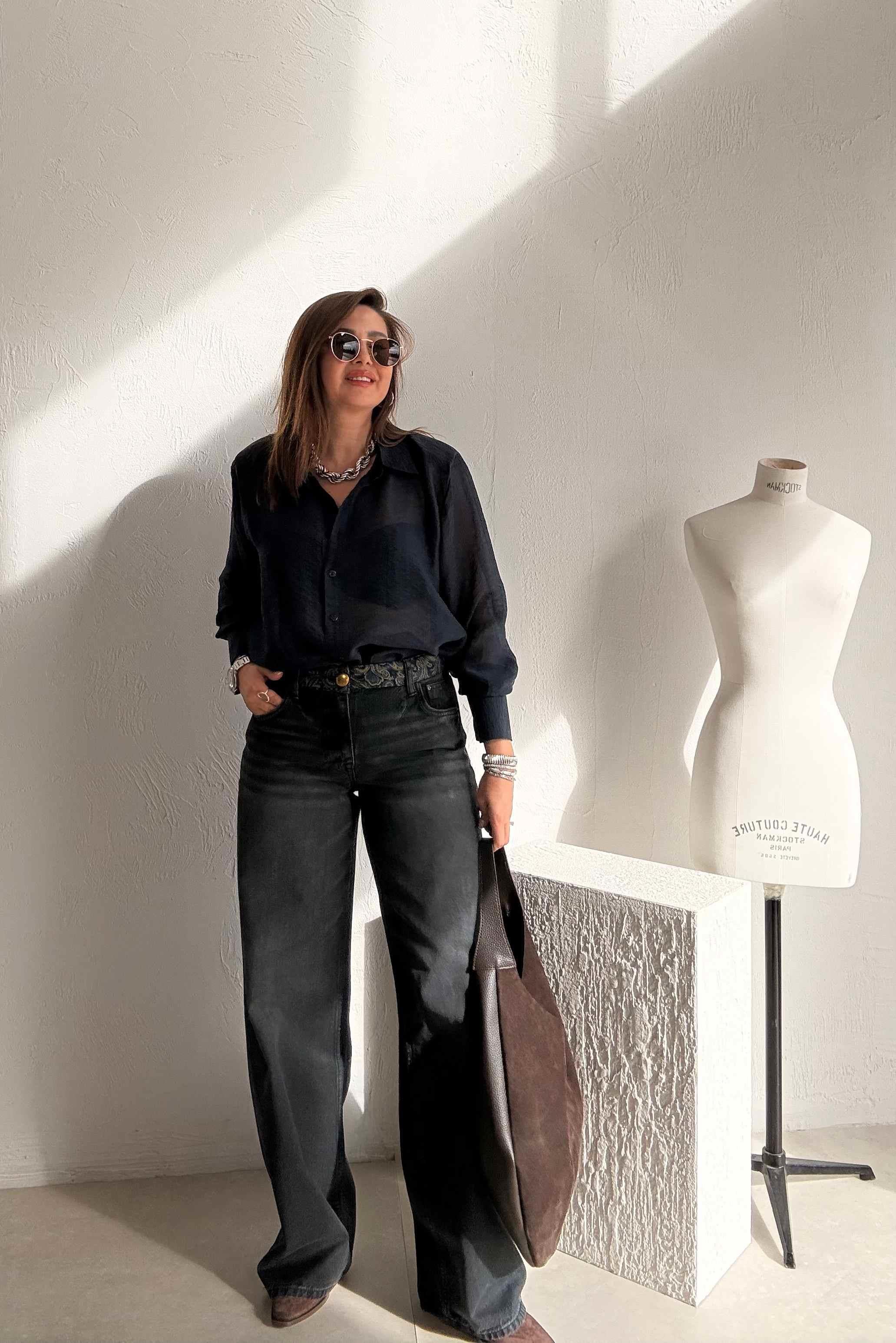 Bel Detaylı Siyah Jean 