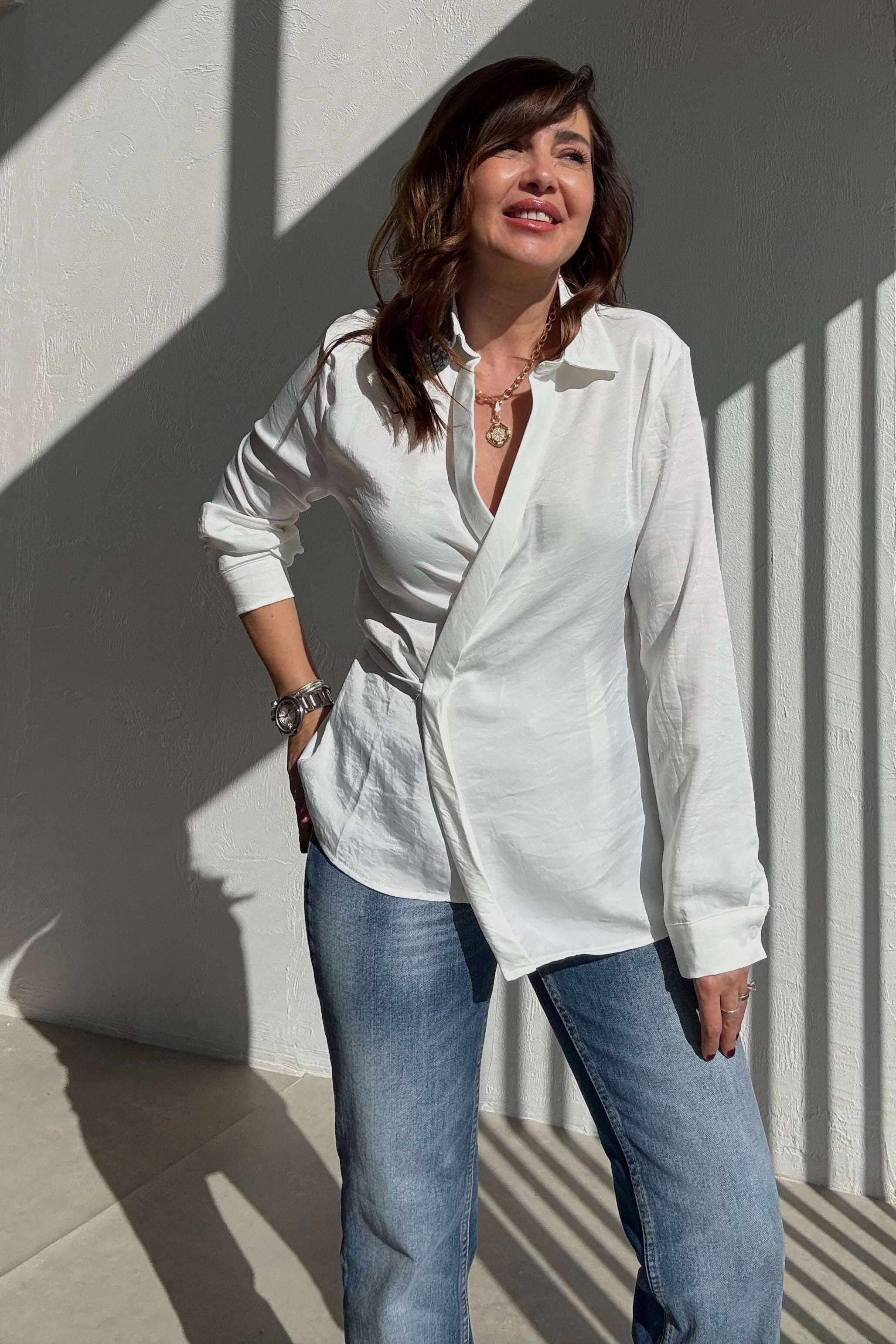 Beyaz Bağlamalı Gömlek 