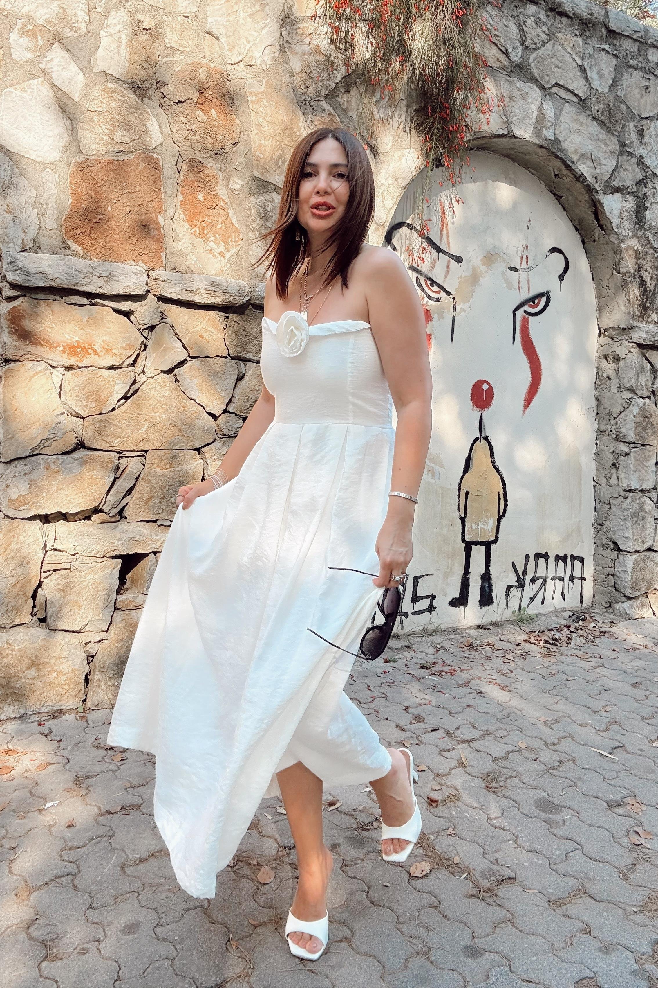 Beyaz Straplez Elbise 