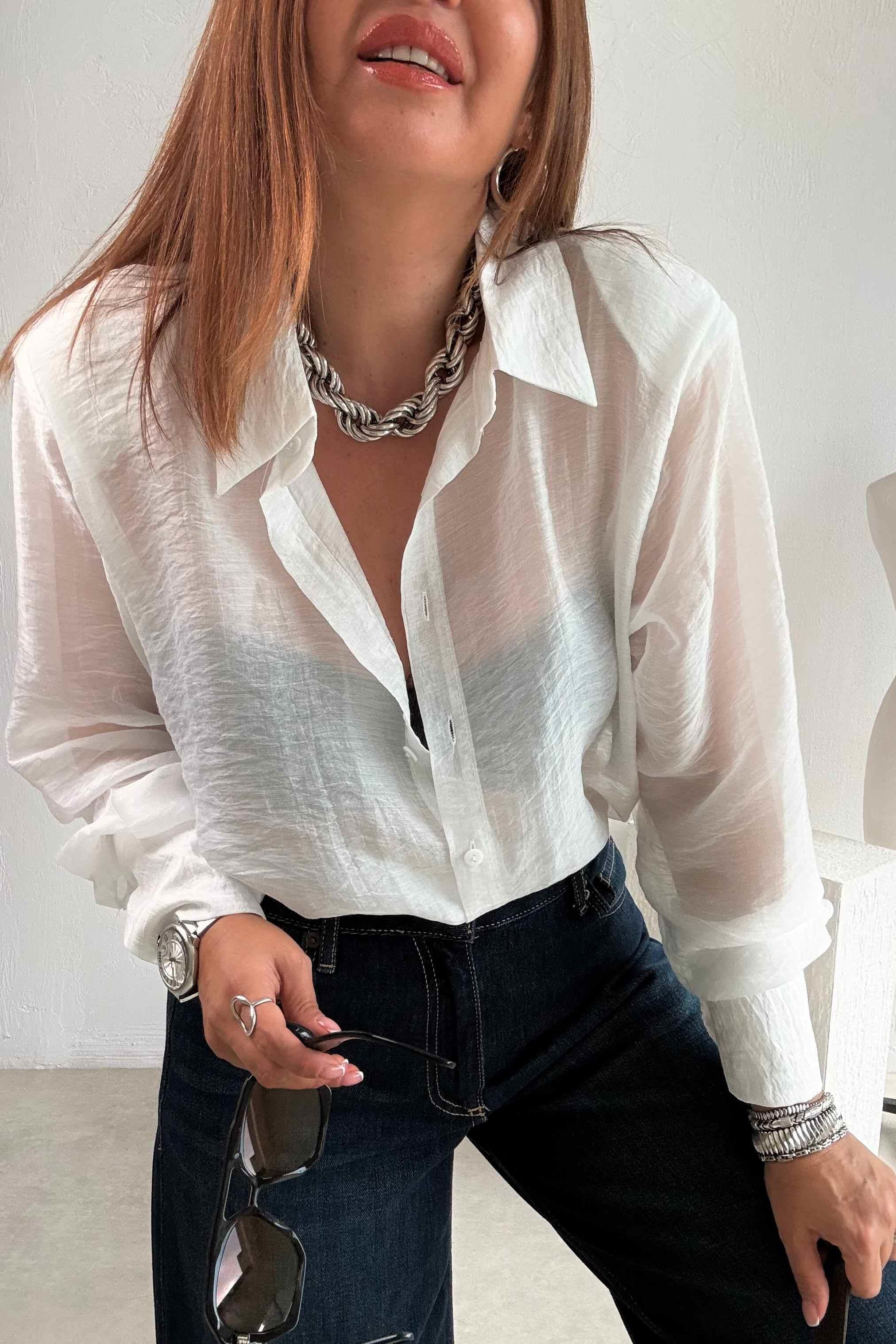 Beyaz Vatkalı Gömlek 