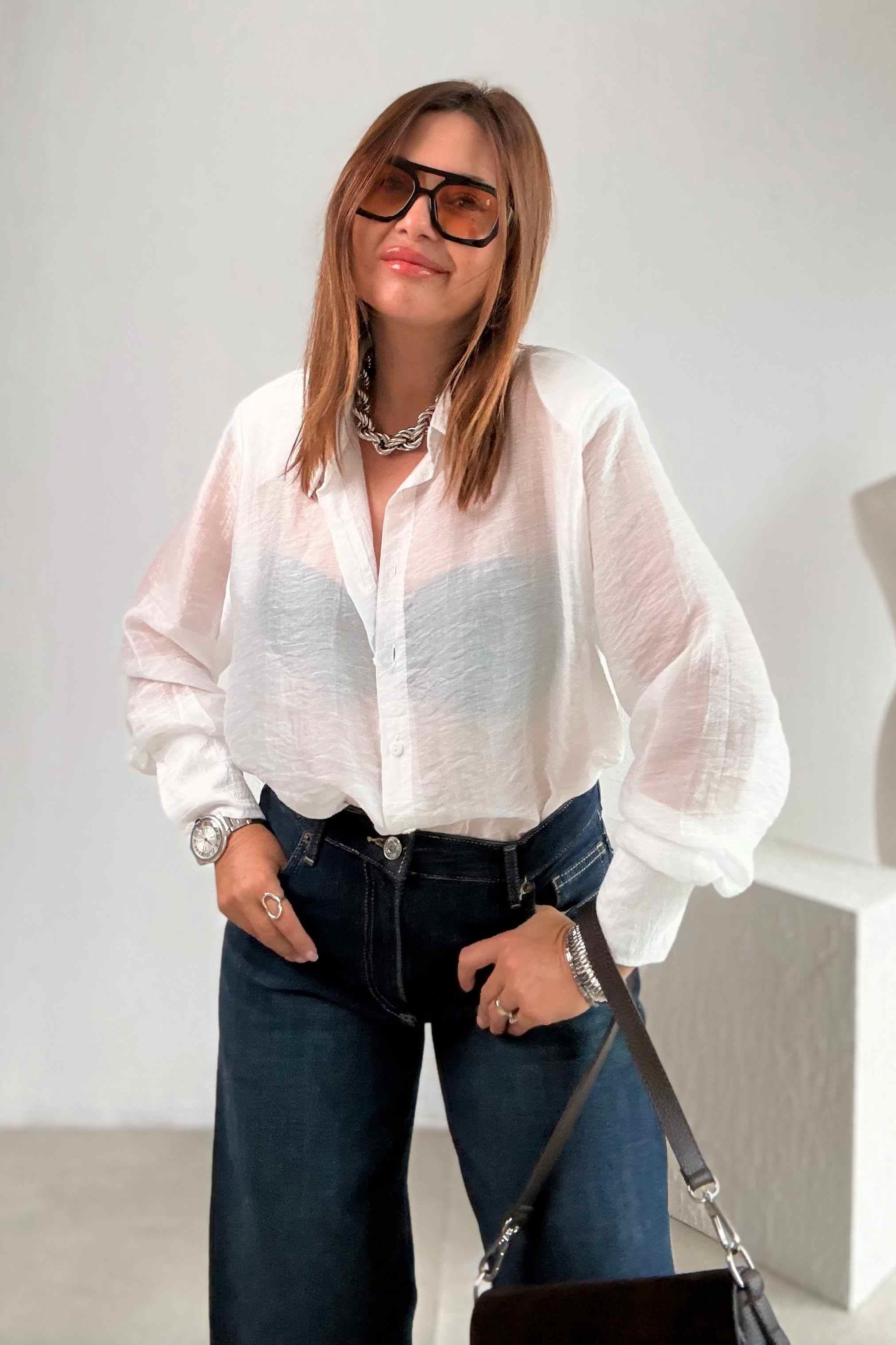 Beyaz Vatkalı Gömlek 