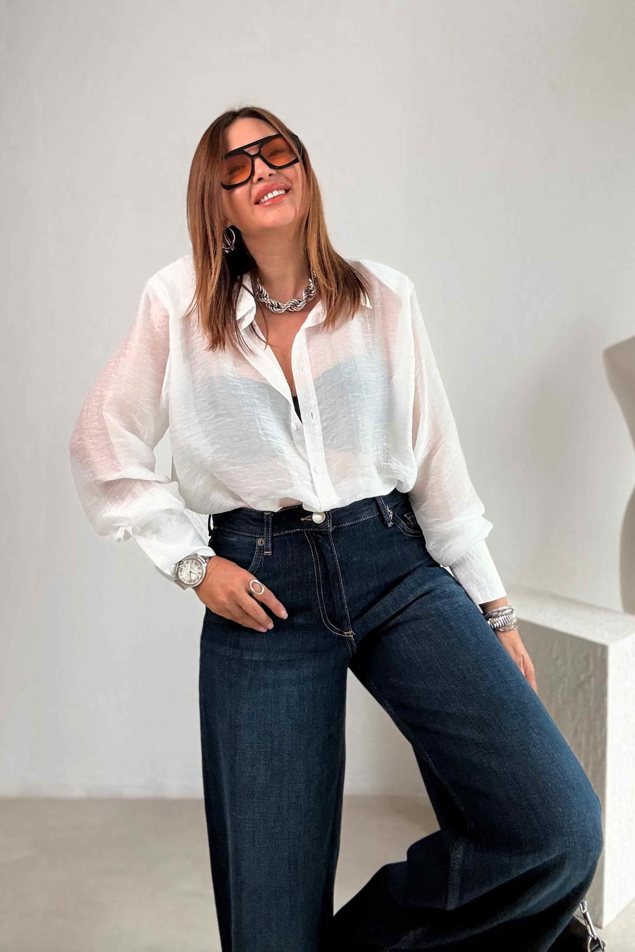 Beyaz Vatkalı Gömlek 