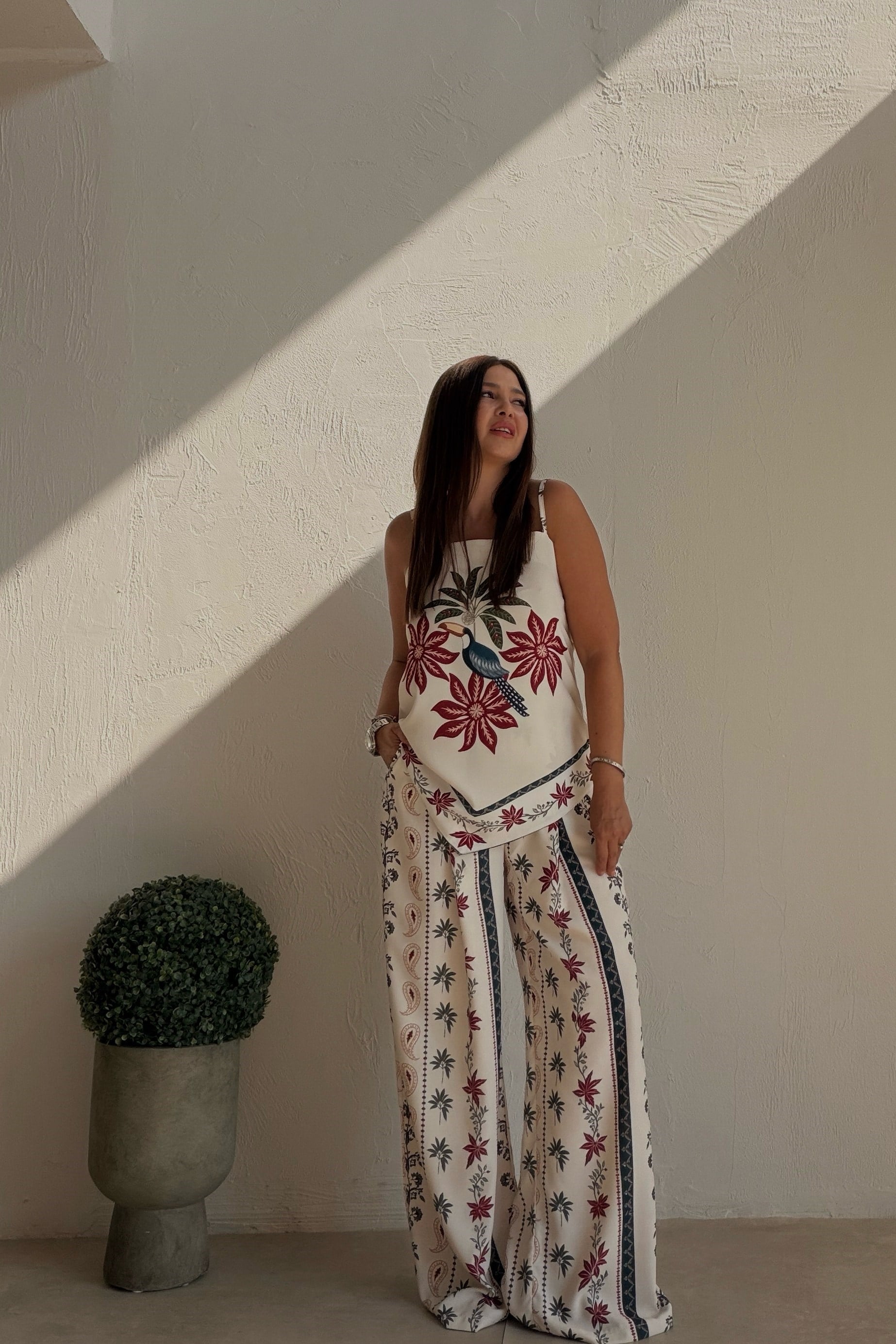 Desenli Askılı Bluz Pantolon Takım EKRU